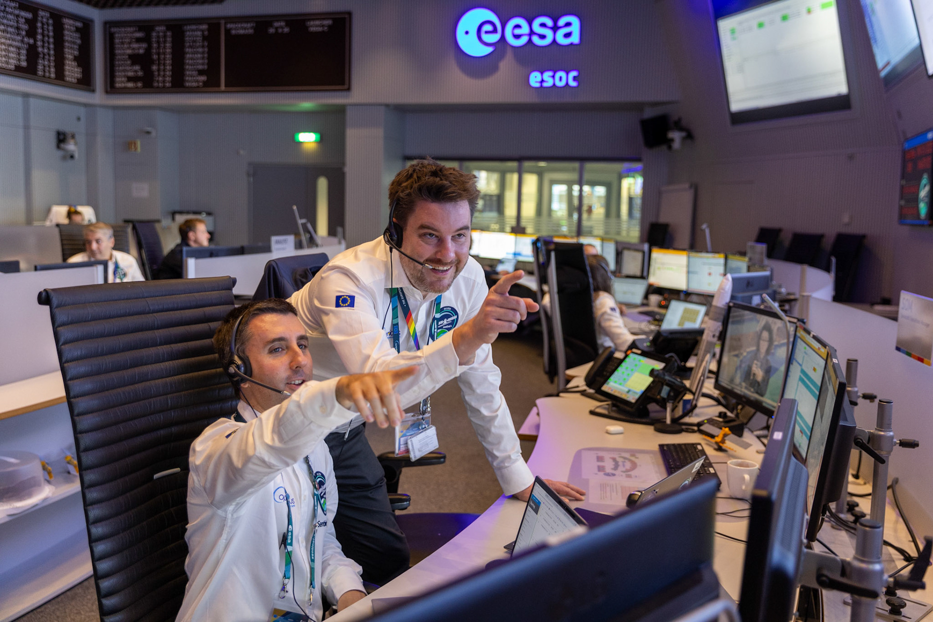 Deputy Spacecraft OPS Manager Thomas Ormston (C) works in the European Space Operations Centre (ESOC) prior to the launch of Sentinel-1D in Darmstadt, Germany, 04 November 2025. The satellite is part of the Copernicus programme, the European Union’s flagship Earth observation initiative providing data for environmental monitoring, climate change research and disaster response.