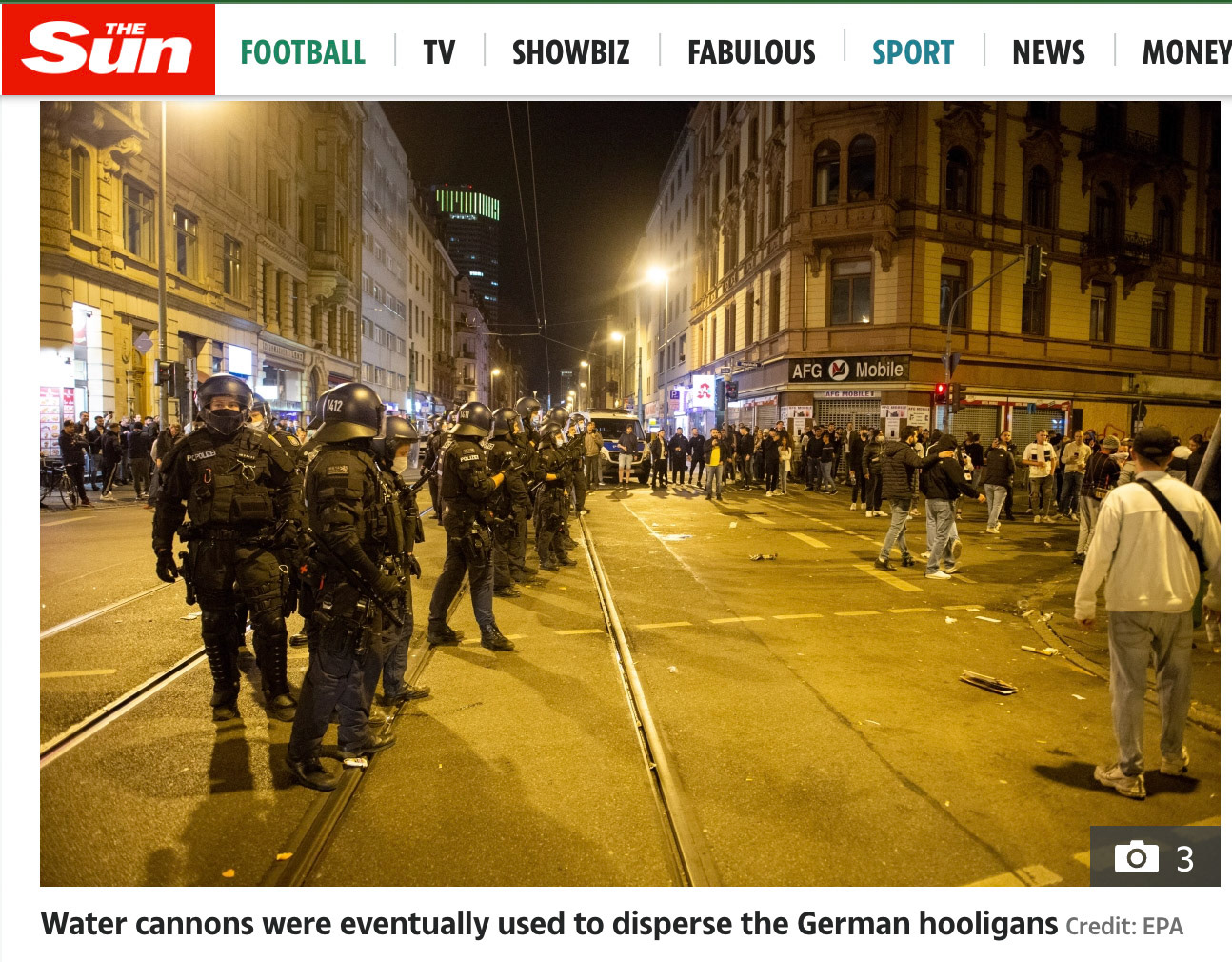 Supporters of Eintracht Frankfurt confront with the Police during the UEFA Europa League semi-final second leg soccer match between Eintracht Frankfurt and West Ham United, in Frankfurt am Main, Germany, 05 May 2022. EPA-EFE/CONSTANTIN ZINN