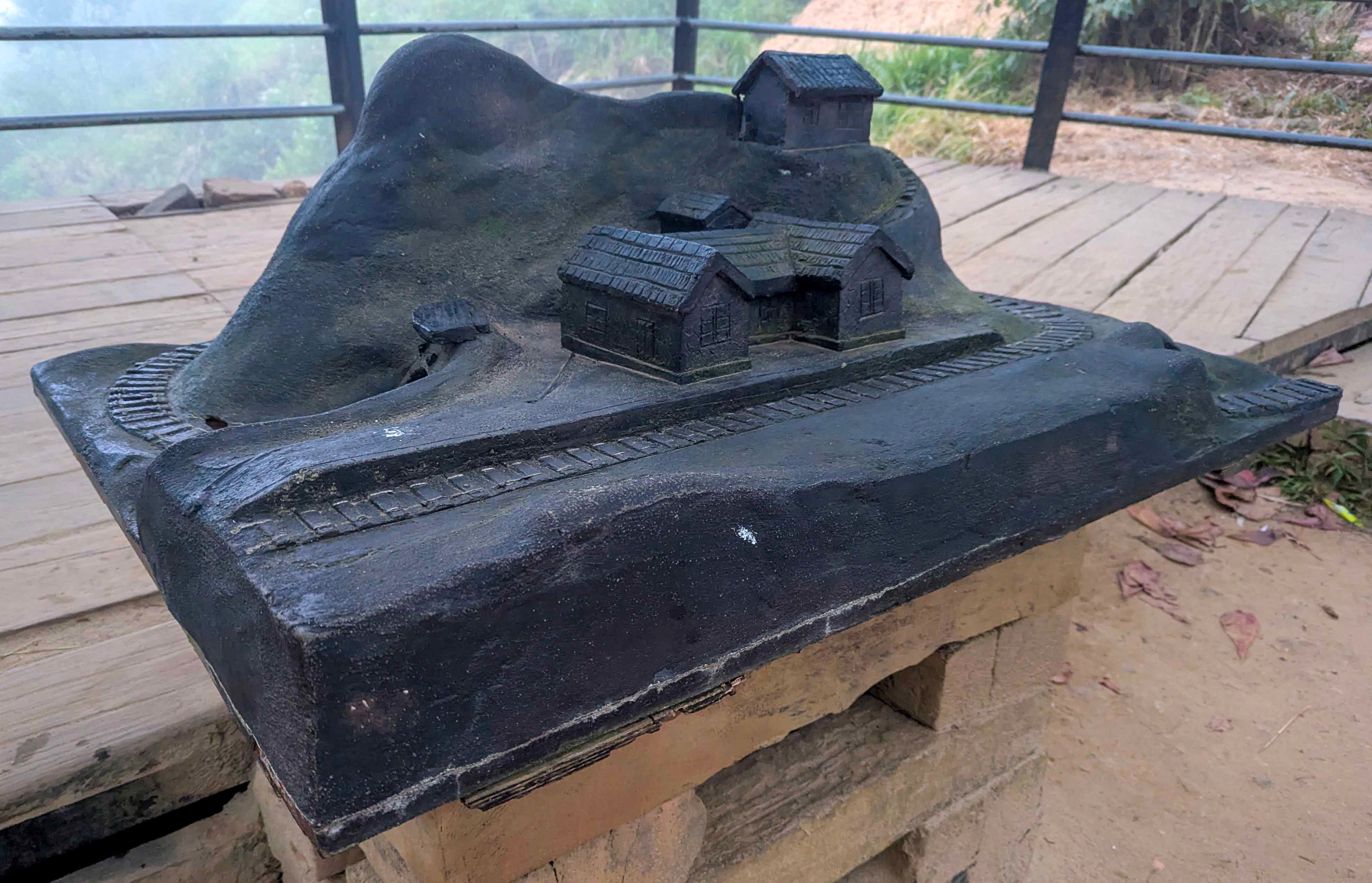 Model of the Demadara loop. It tunnels under the station as part of the loop