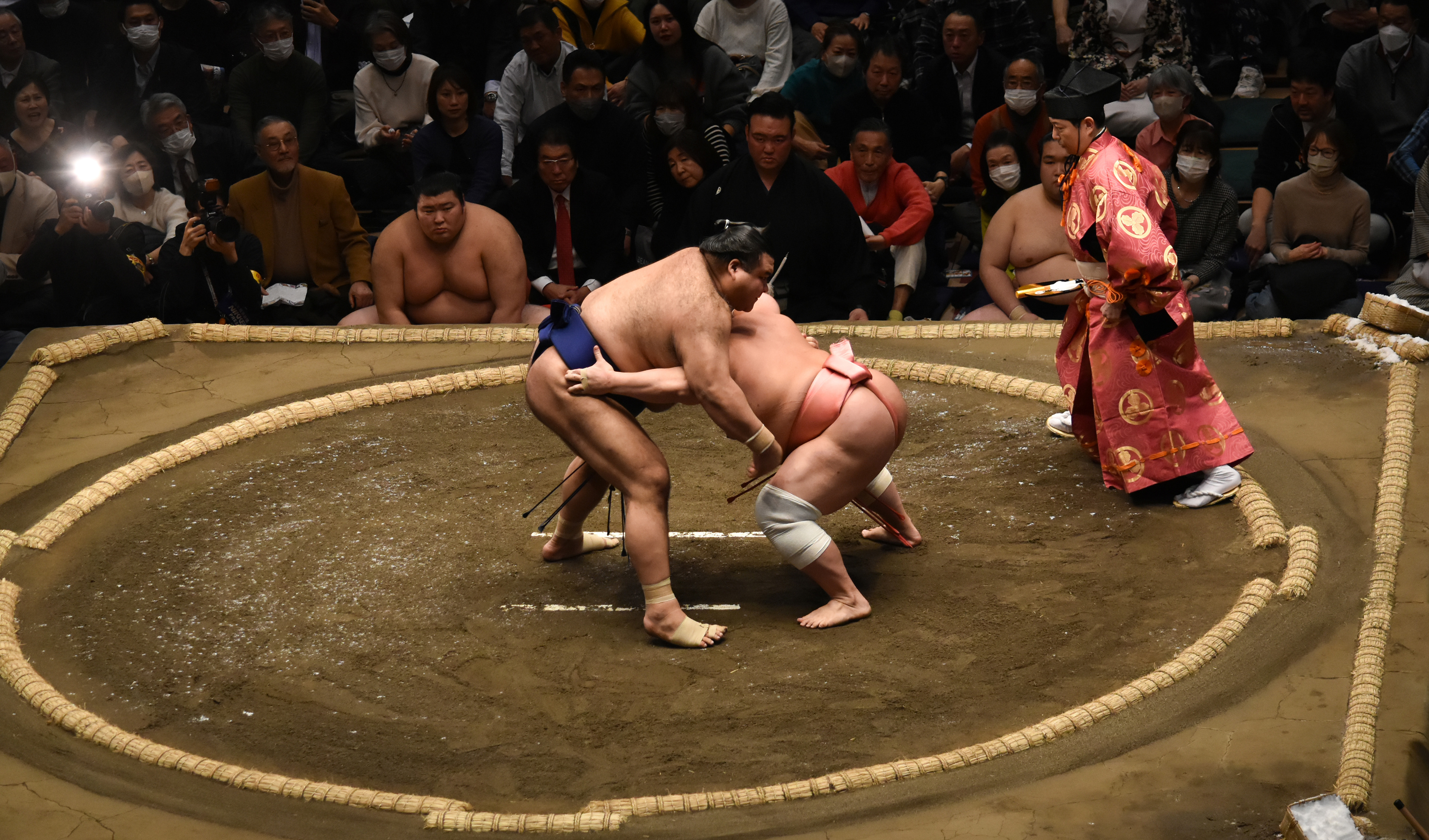 Both fighters are looking for some leverage