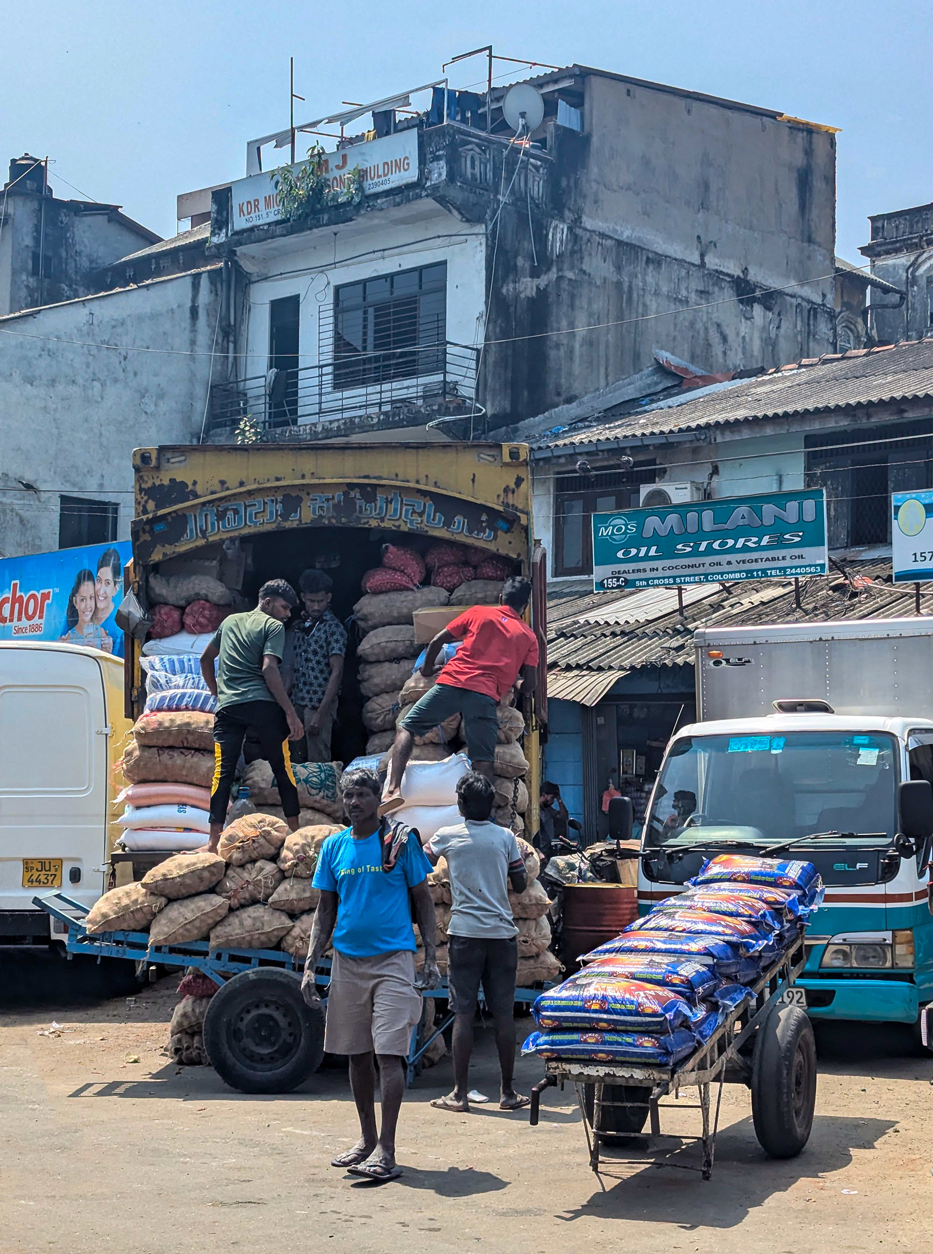 Pettah Market deliveries, olombo, Sri Lanka