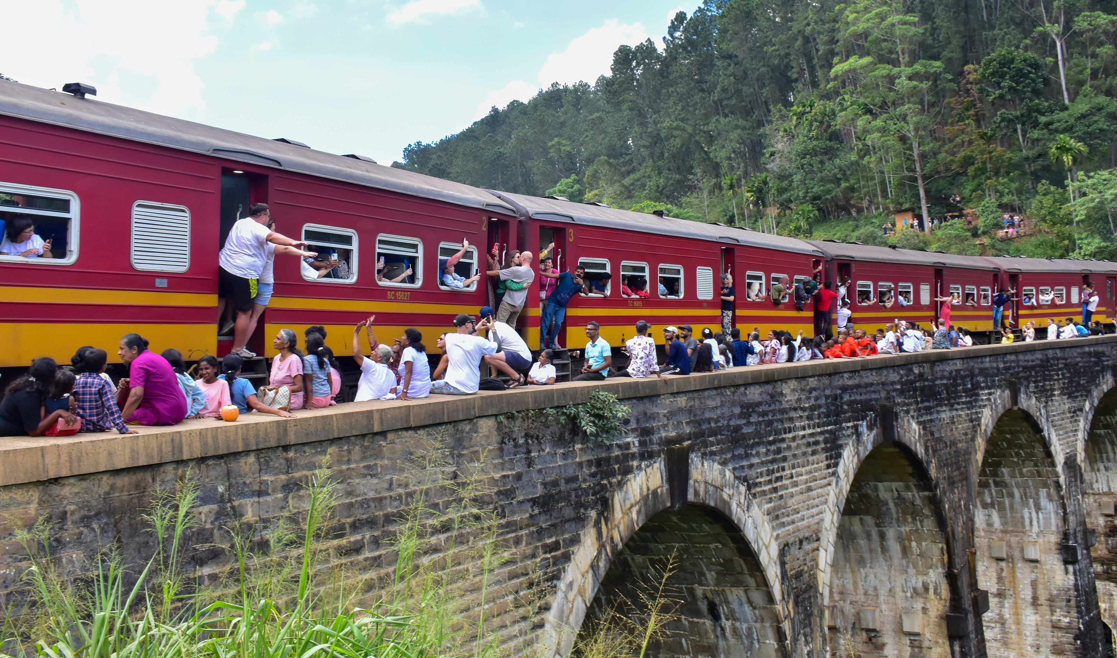A local train going towards Ella/Kandy