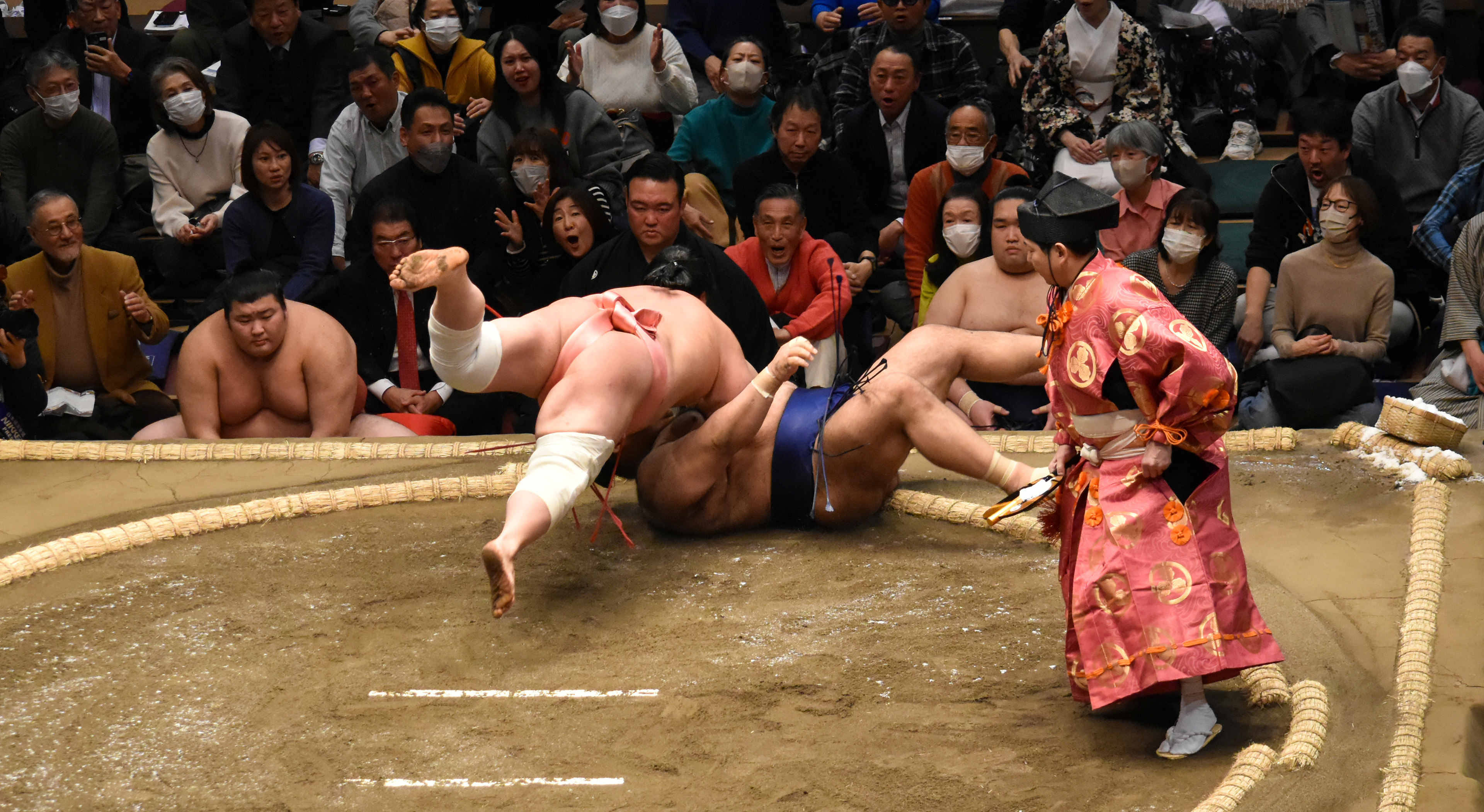 The winners momentum takes him over too