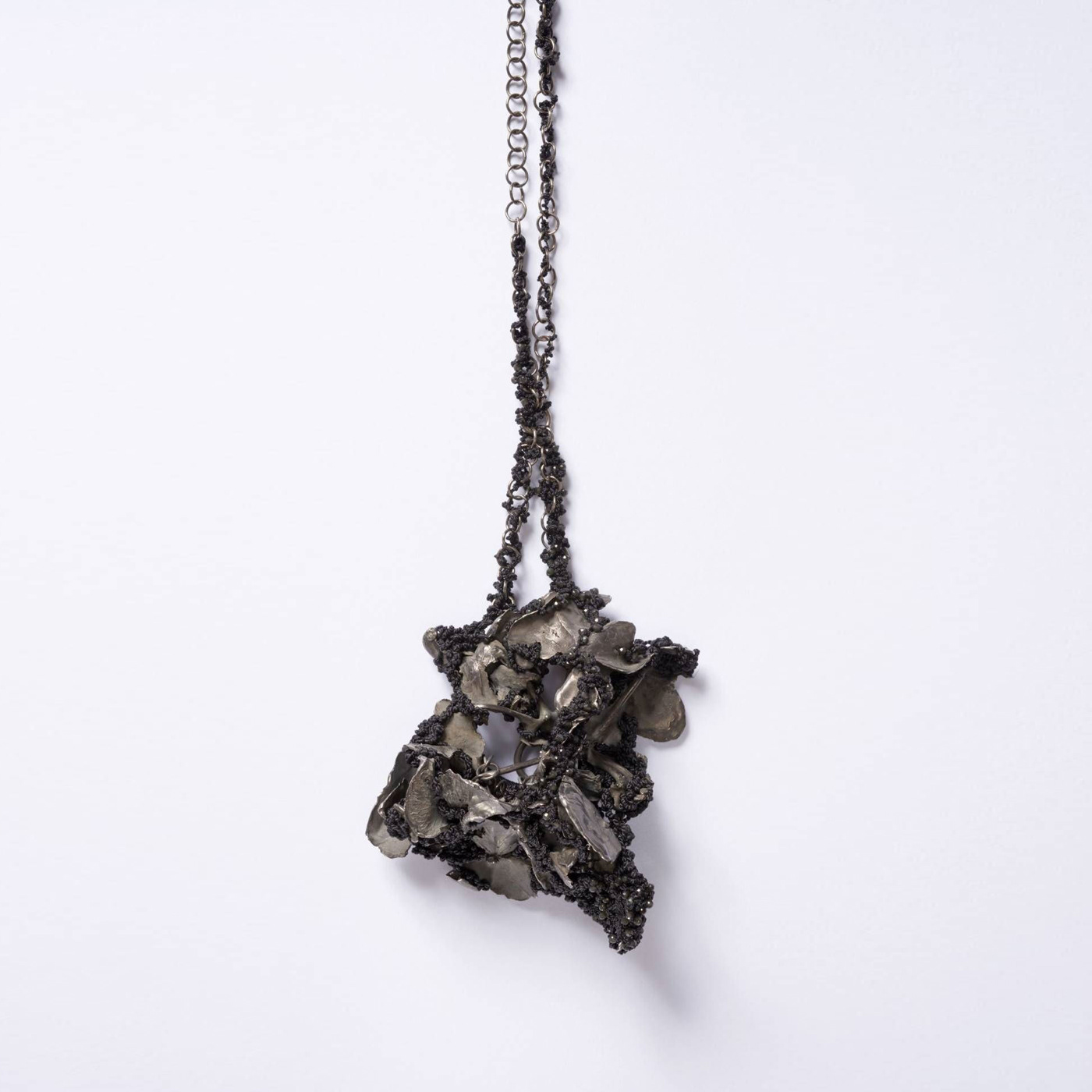 Mari Ishikawa/REBIRTH/550x90x55mm/2020/Silver925, Moonstone, Silk/Photographer: Dirk Eisel
