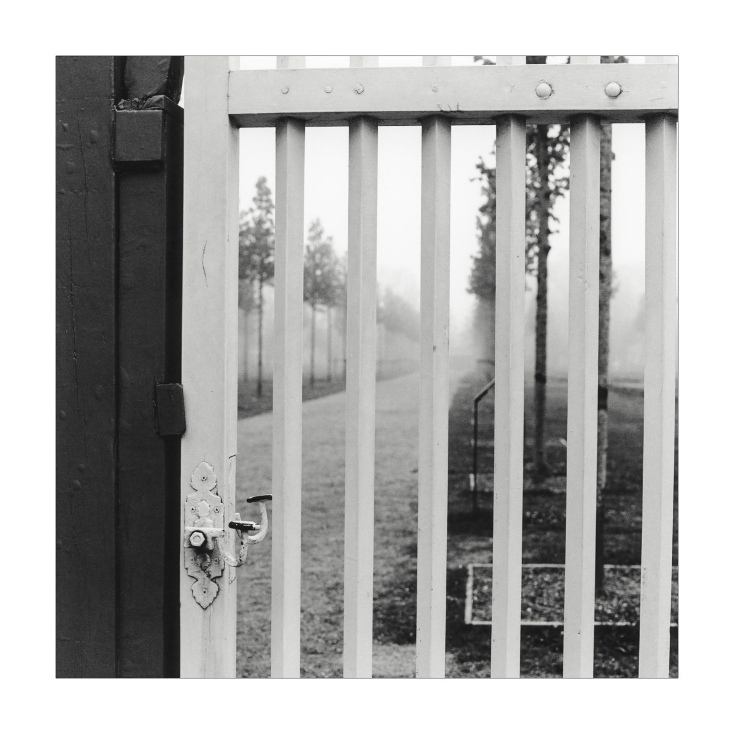 Door to the cemetaryHasselblad 500 c/mPlanar 80mm f/2.8Ilford HP5 @320PMKPrintIlford RC IV PearlIlford Multigrade developer