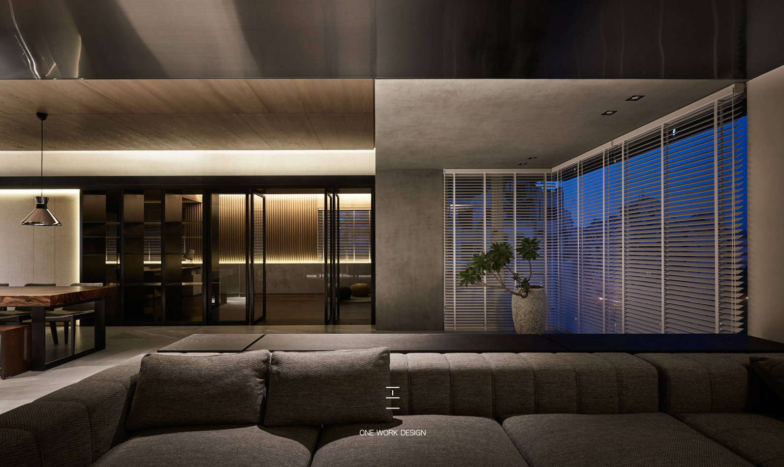 This is one of key 'look and feel' references for the stand texturing and lighting. Premium materials and clever high-end lighting.