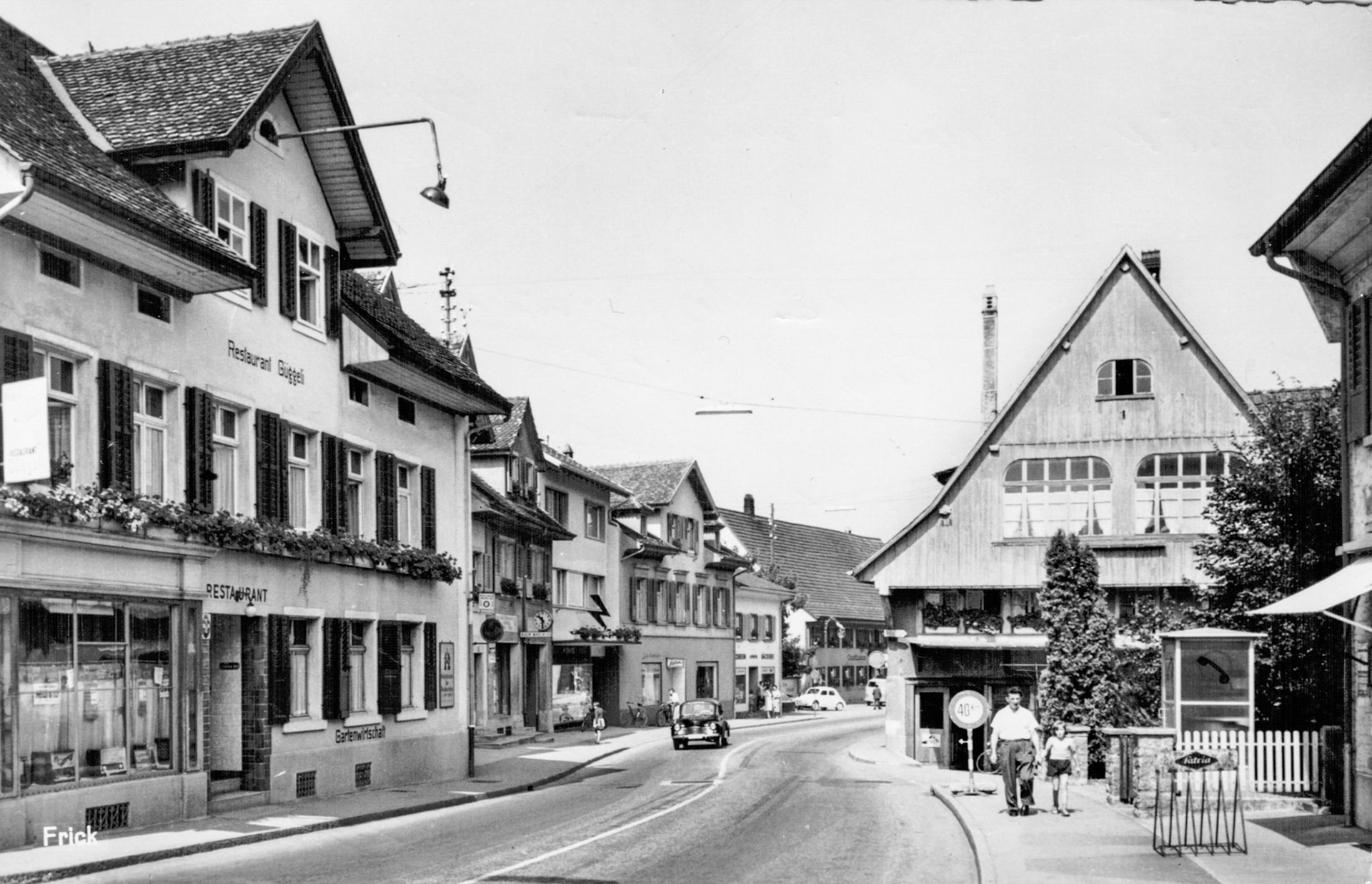 1960 Hauptstrasse Mitteldorf mit Güggeli und Schmitte