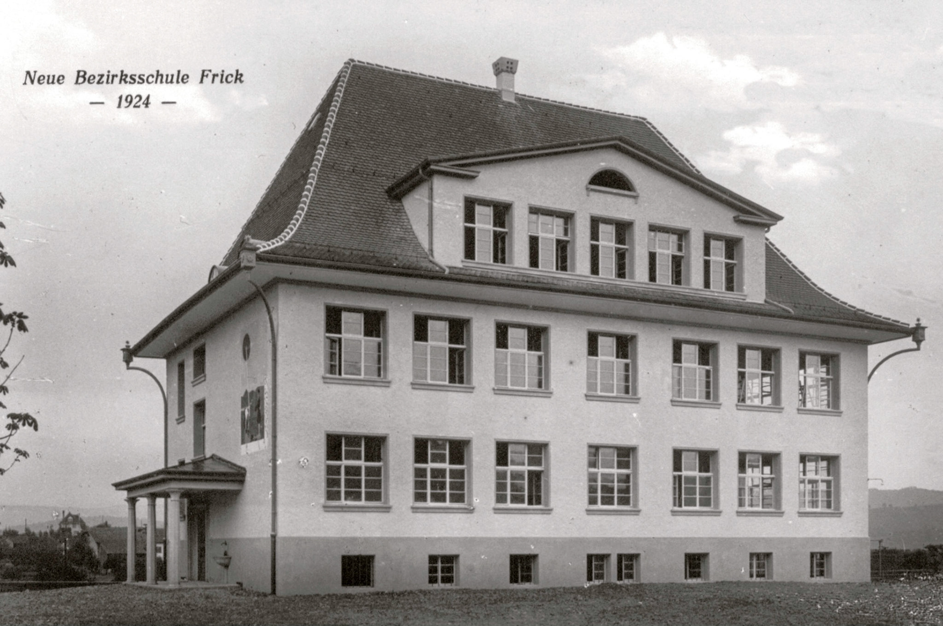 Schulhaus 1924