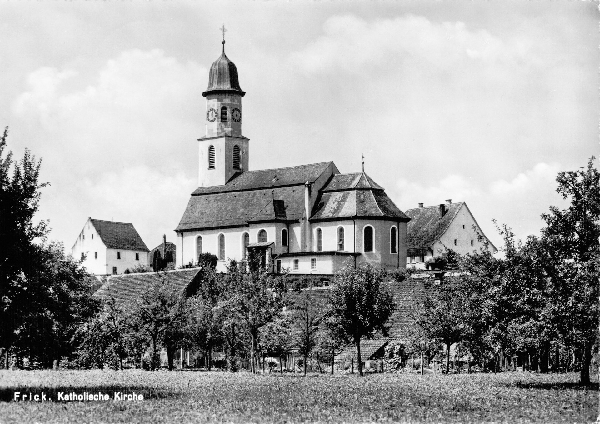 1961 kath. Kirche vom Hinterdorf