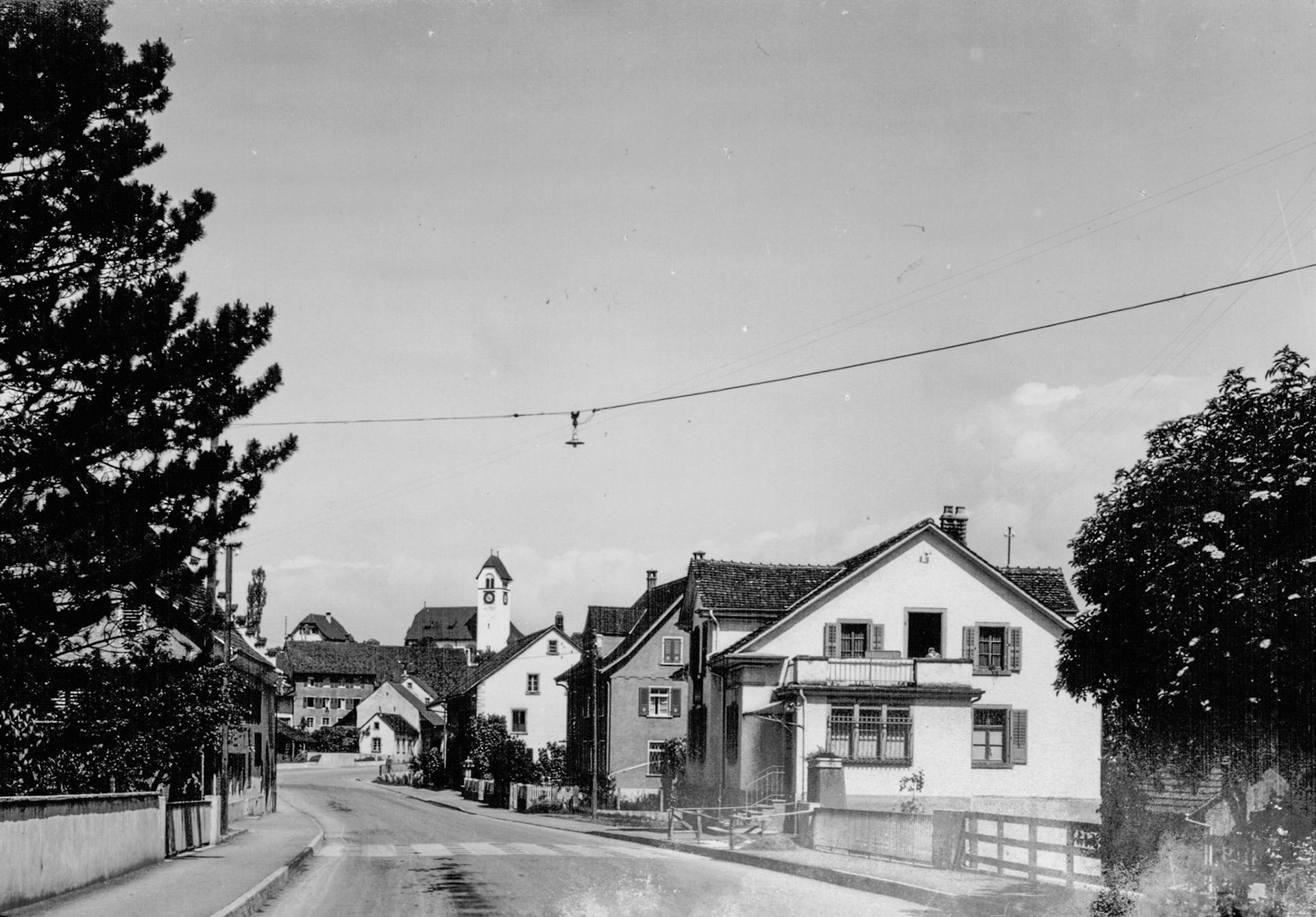 1942 Hauptstrasse mit ref. Kirche