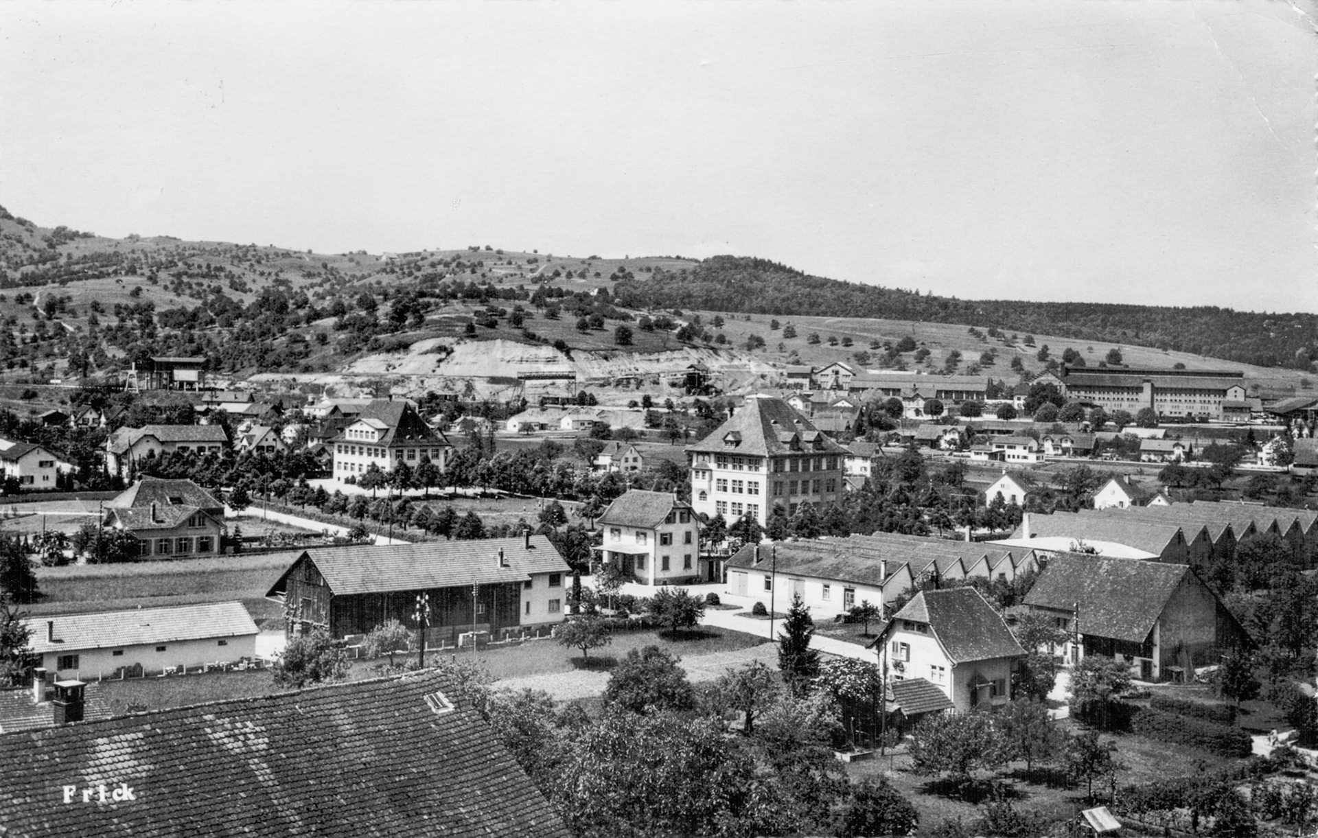 1950 Dorfansicht mit Schule