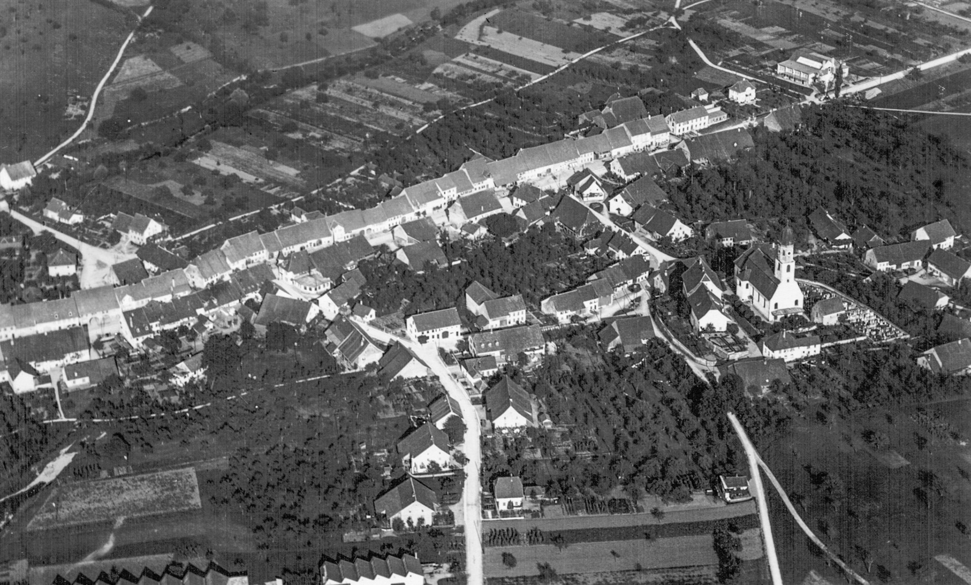 1925 Flugaufnahme Strassendorf