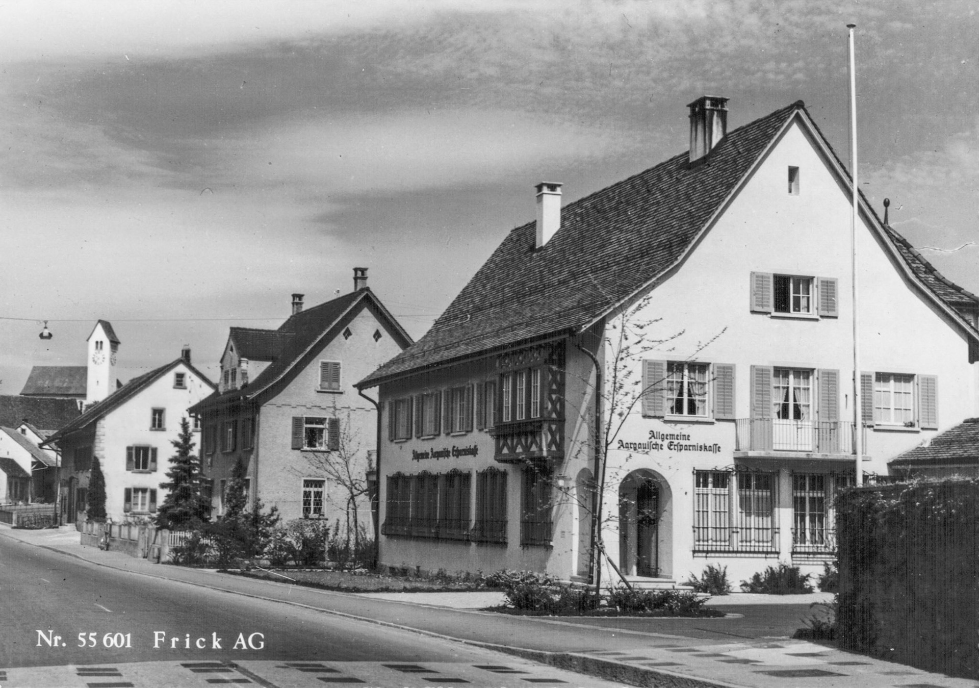 1956 Unterdorf mit Bank und alter Post