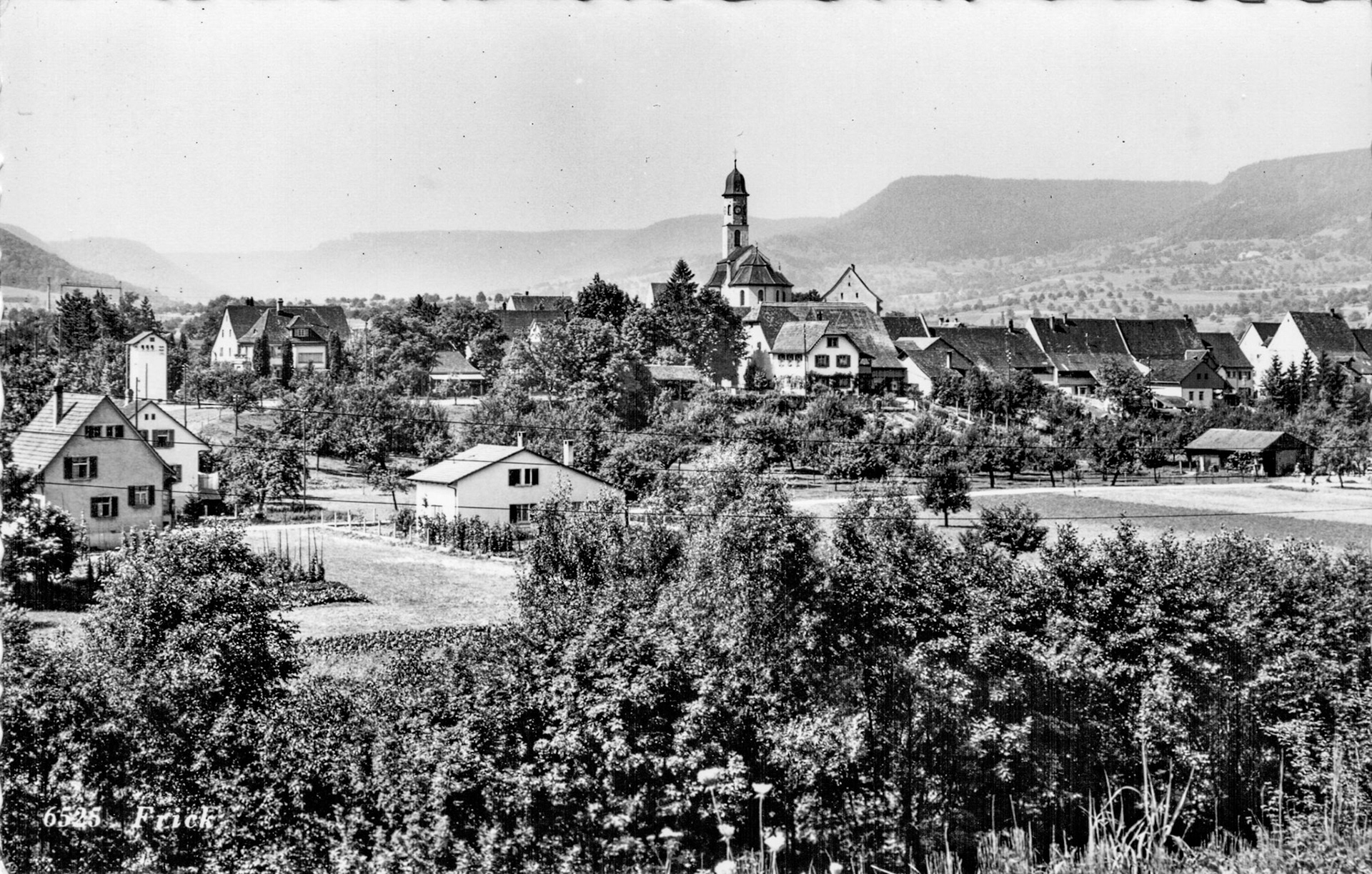 1950 Dorfansicht mit kath. Kirche
