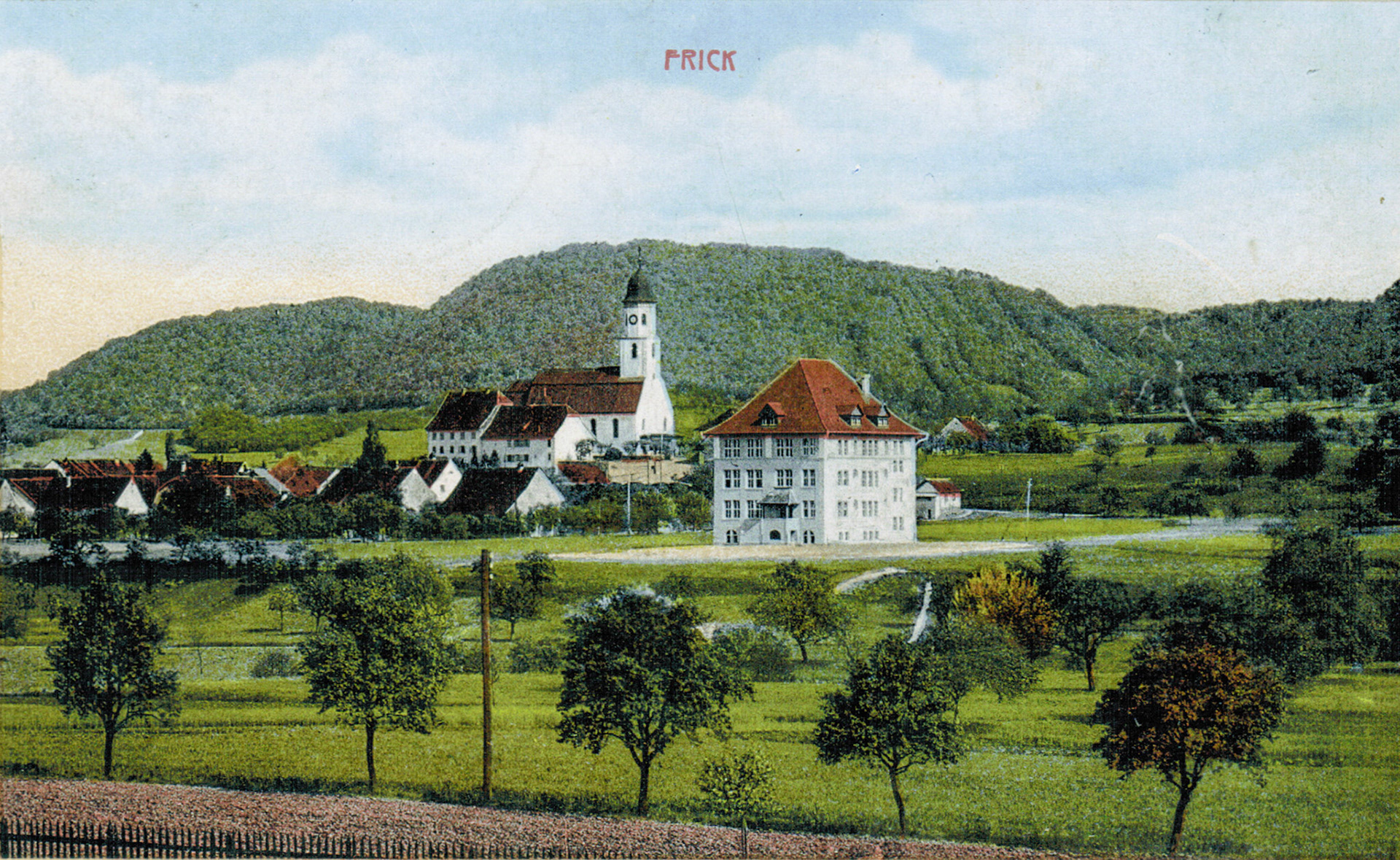 1913 Schulhaus und kath. Kirche