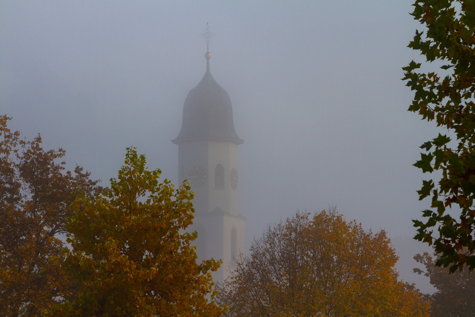 kath. Kirche Herbst