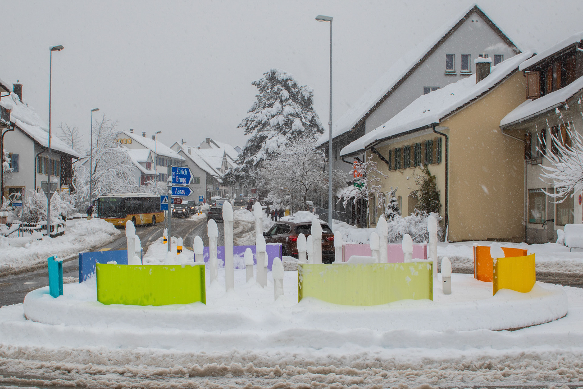 Dorfzentrum in Weiss