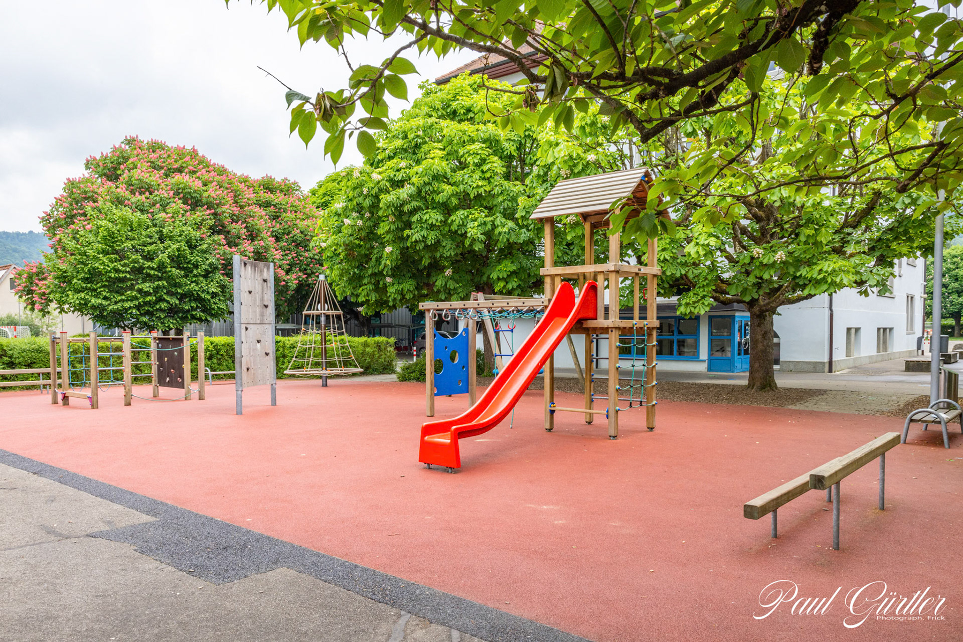 Spielplatz Schule Dorf