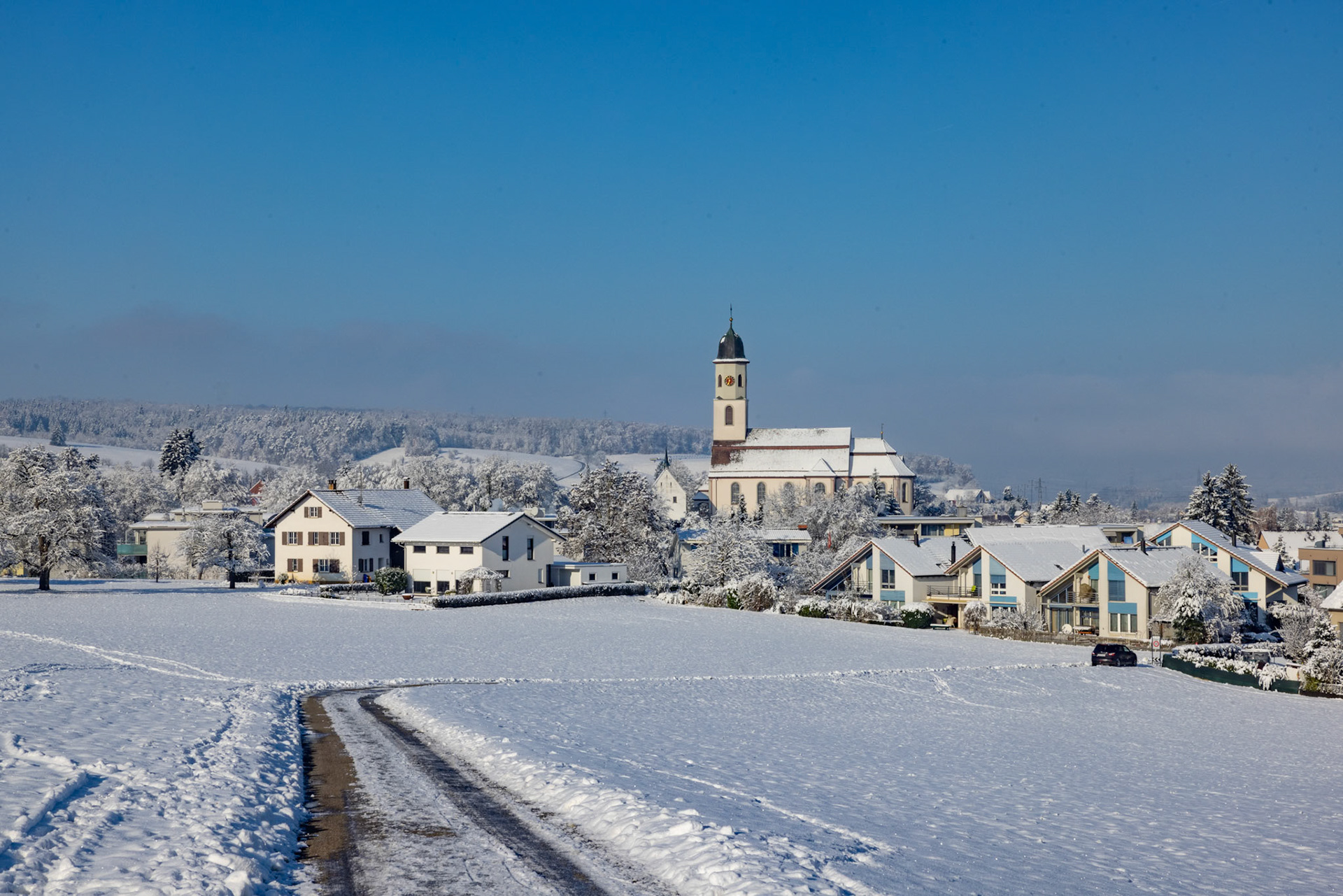kath. Kirche im Winter
