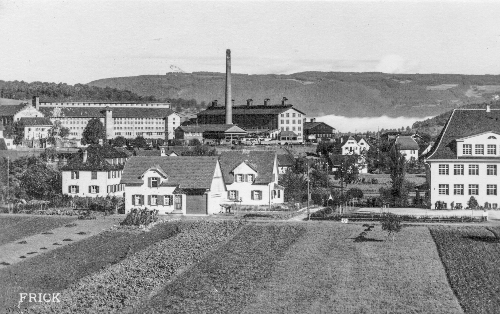 1941 Dorfansicht mit Ziegelei