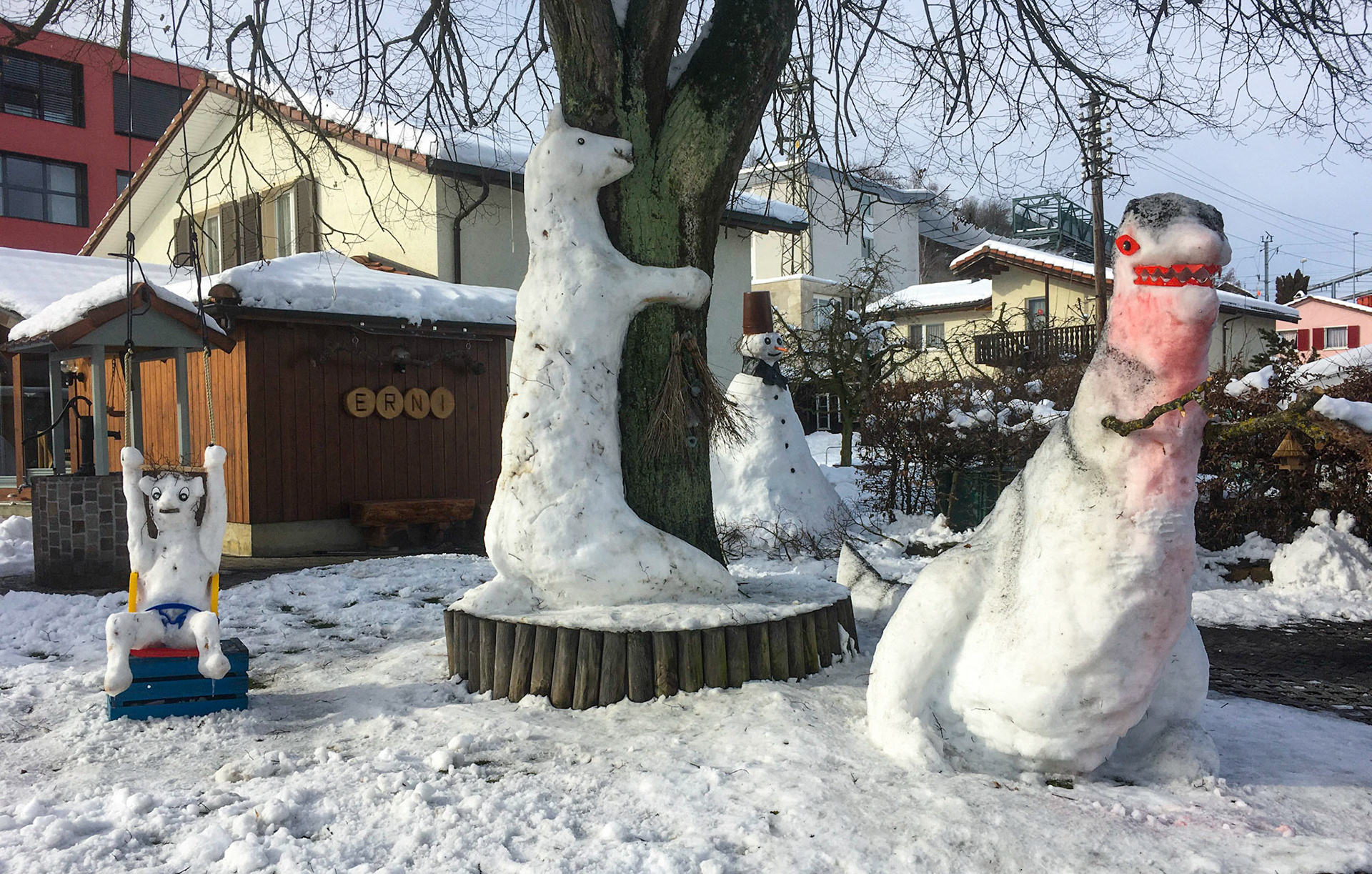 Schneeskulpturen Familie Erne