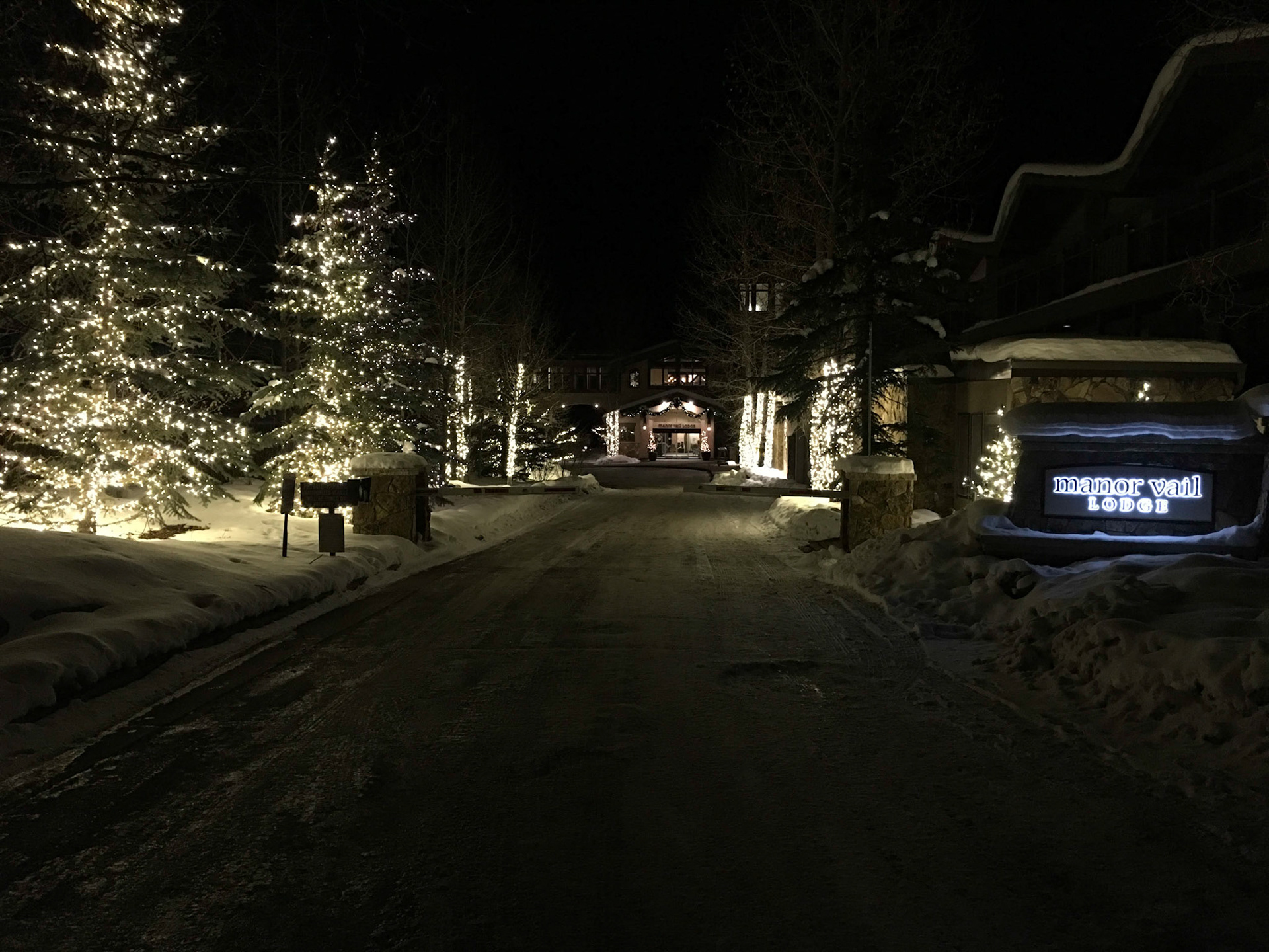Manor Vail Entrance
