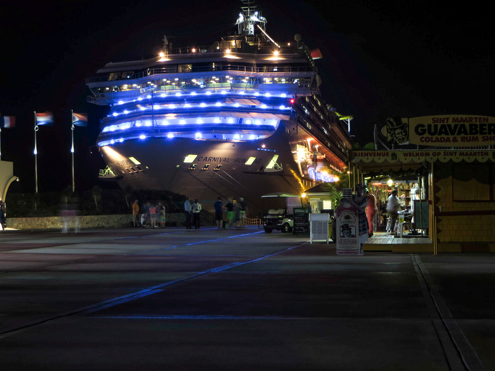 Carnival Sunshine in St. Maarten