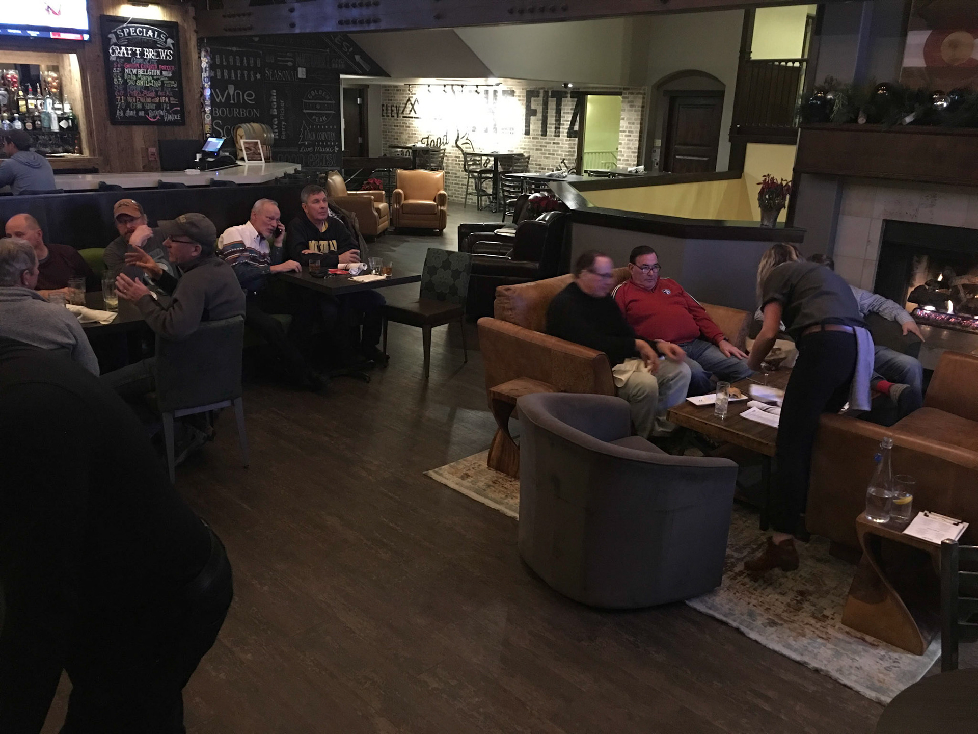 Drinks and dinner at the Fitz while watching Vikings loose to Seahawks