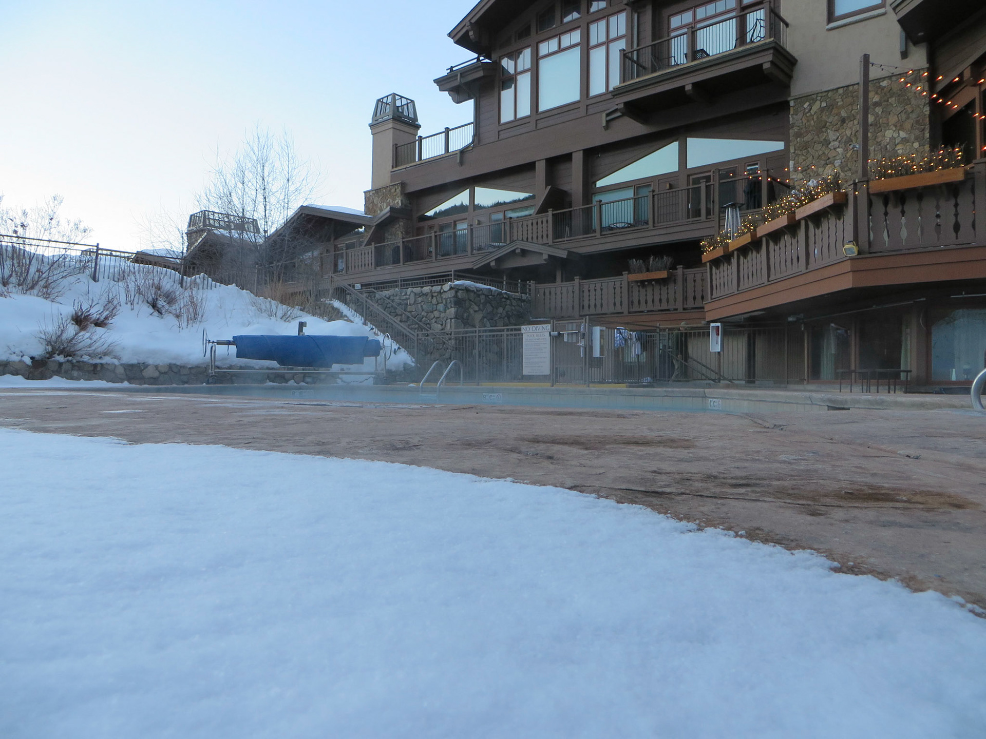 Manor Vail pool and hot tubs