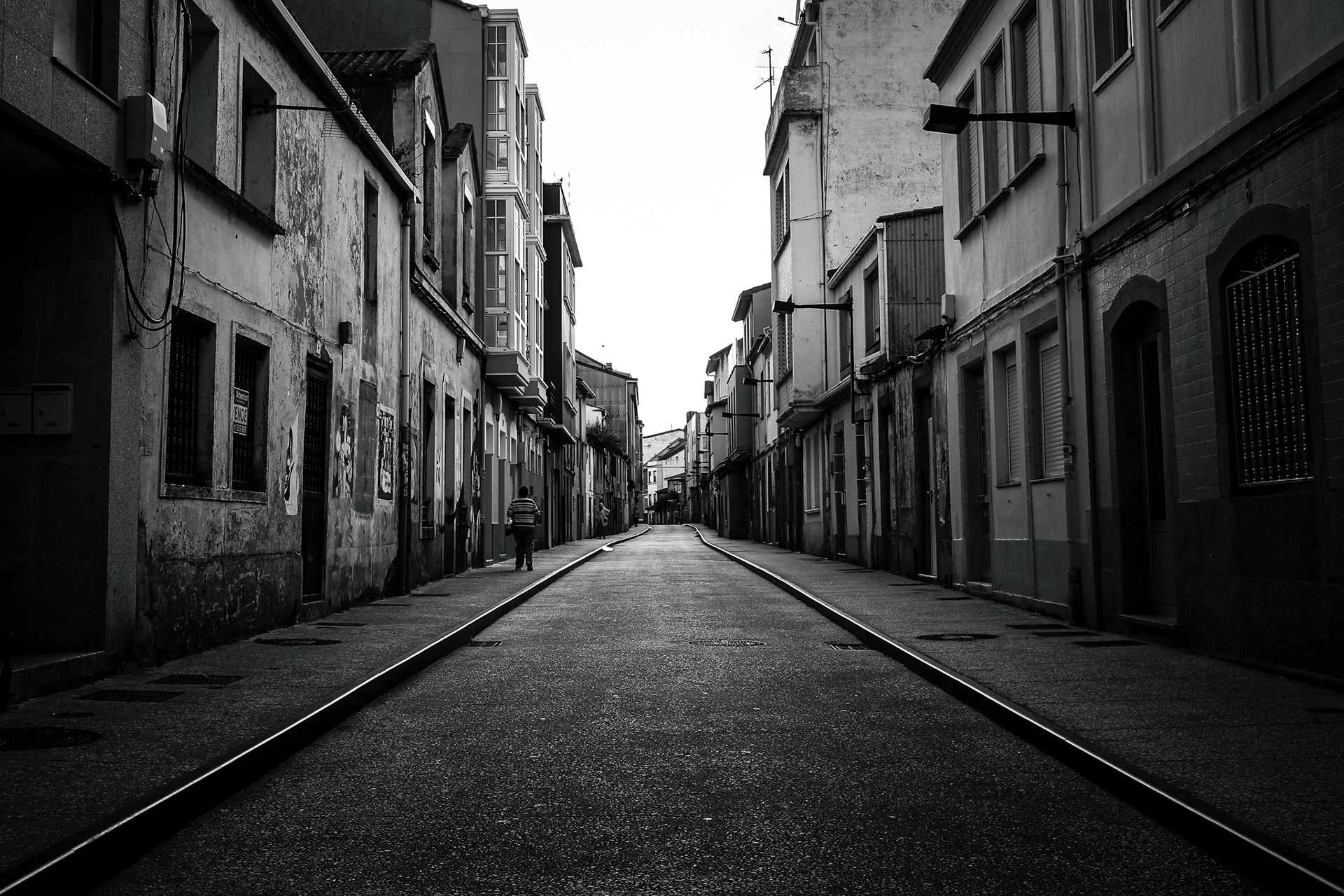 Ferrol, once home to the worlds largest navy and steeped in history, has seen difficult times in recent years, but things are changing and the city is working hard to recover. This Barrio is slowly regenerating and street art is helping to inspire and create interest.