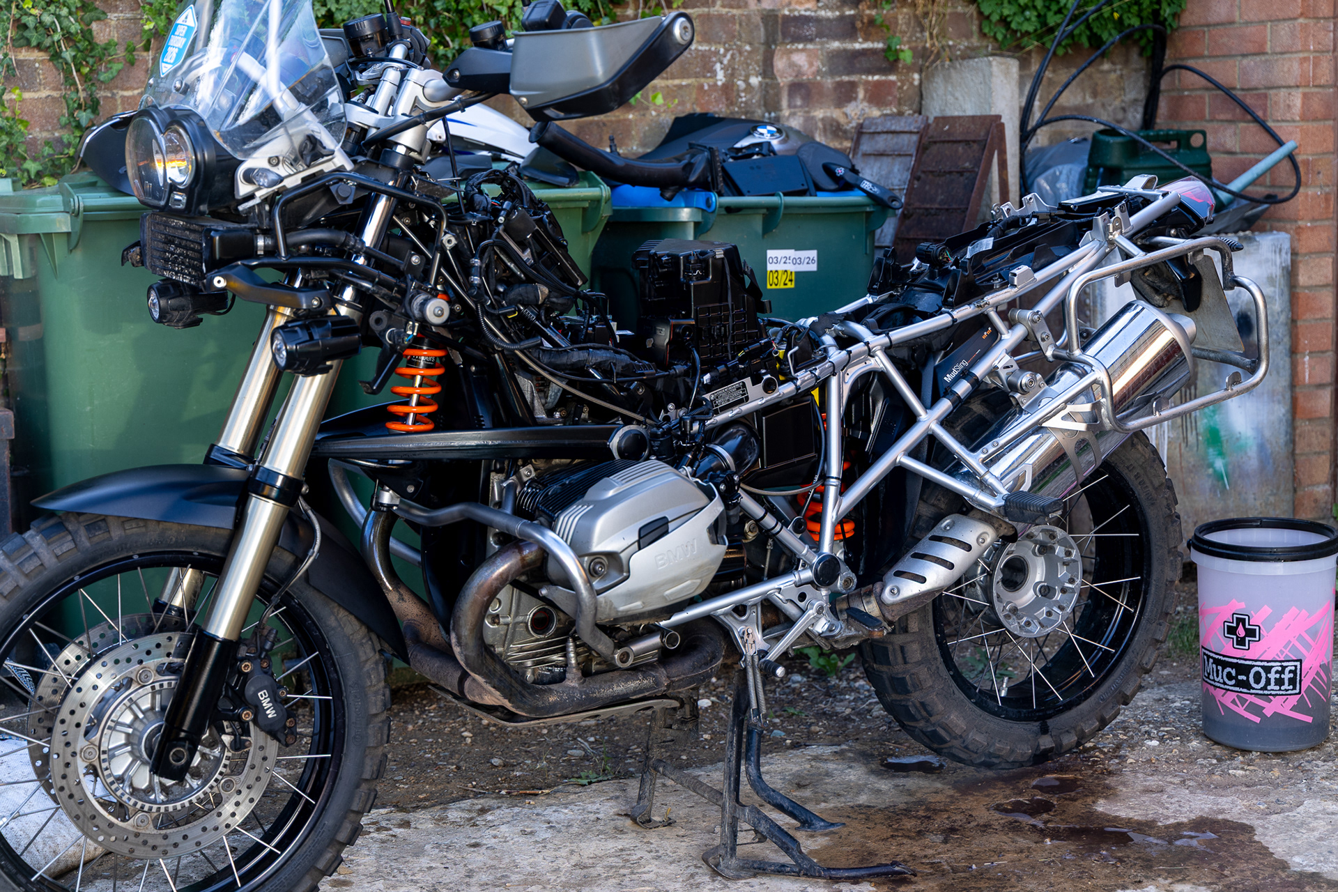 Now all it needs is a fresh air filter and putting back together again!!! 