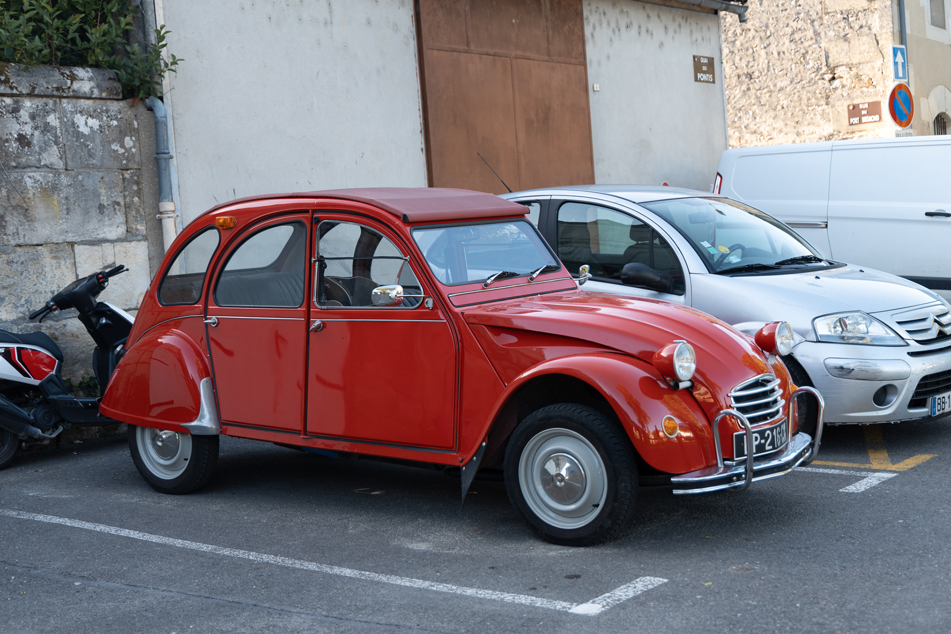 another stunning 2CV!