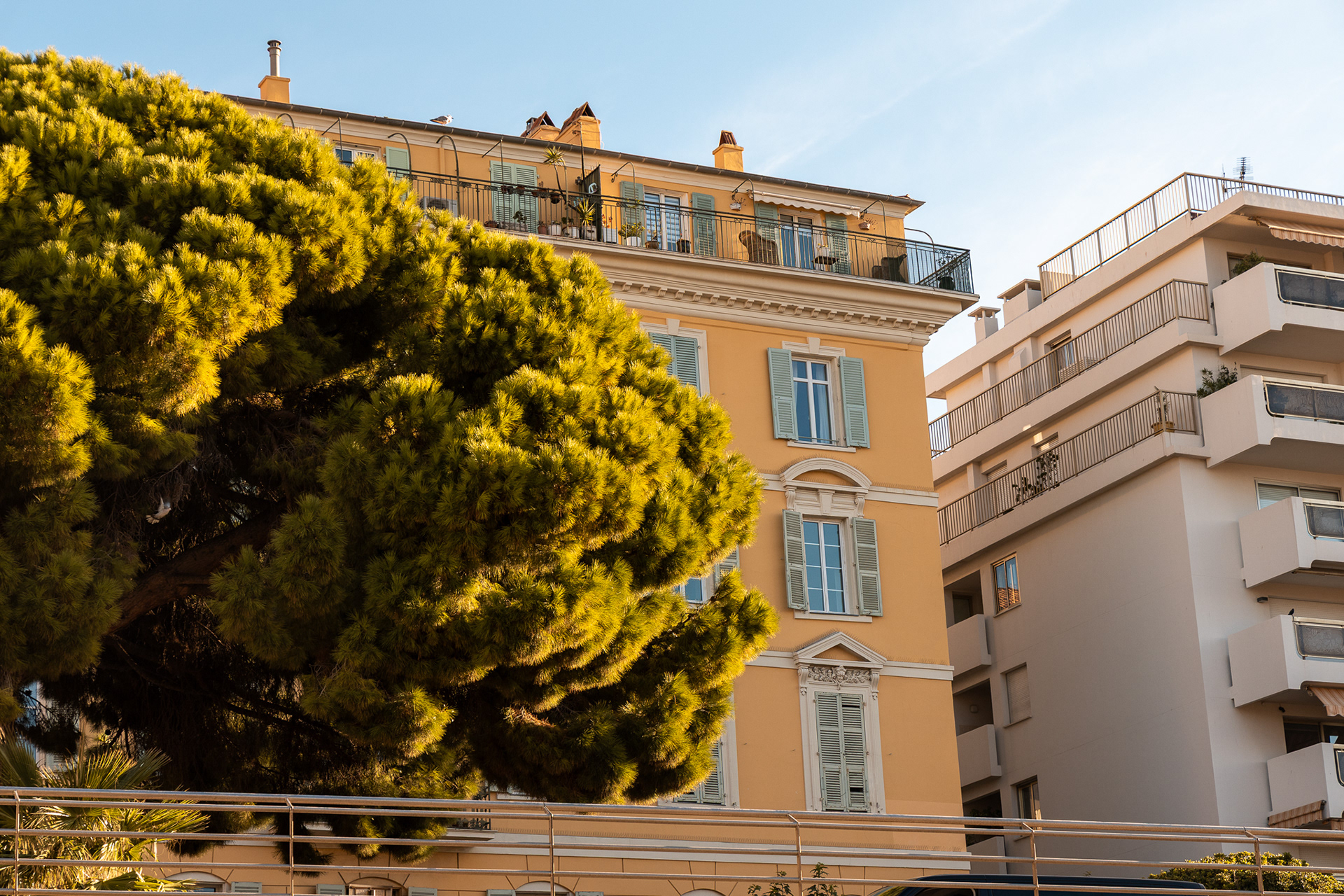 If you like ferries, this apartment could be perfect! 
