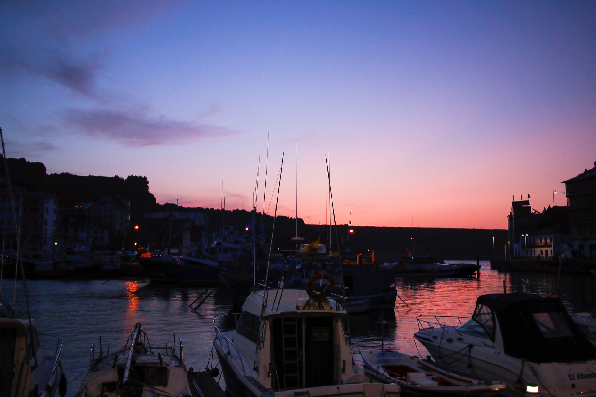 From a little bar in the harbour we enjoyed a drink and the sunset.