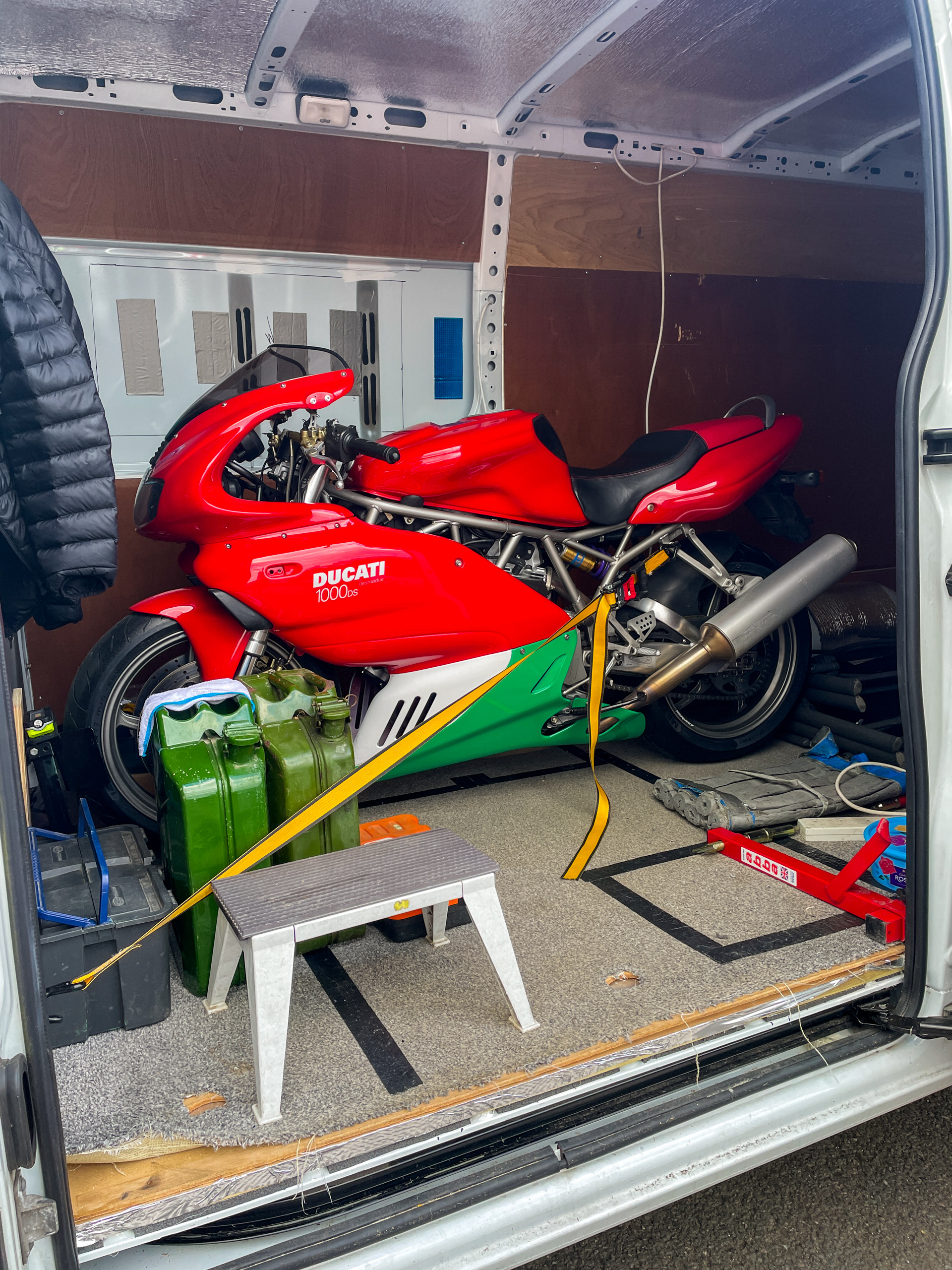 Just as the day started, bike is in the van and all in one piece, nice! 