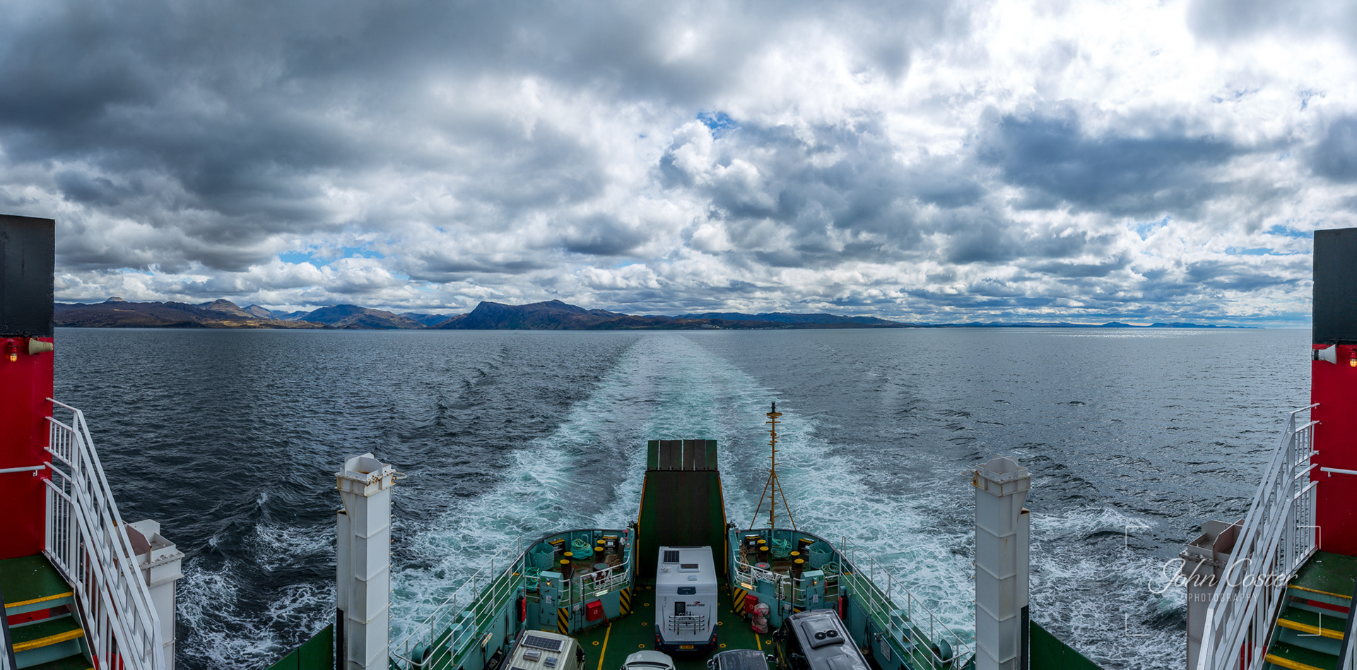 Island hopping on the ferry from Skye to Harris