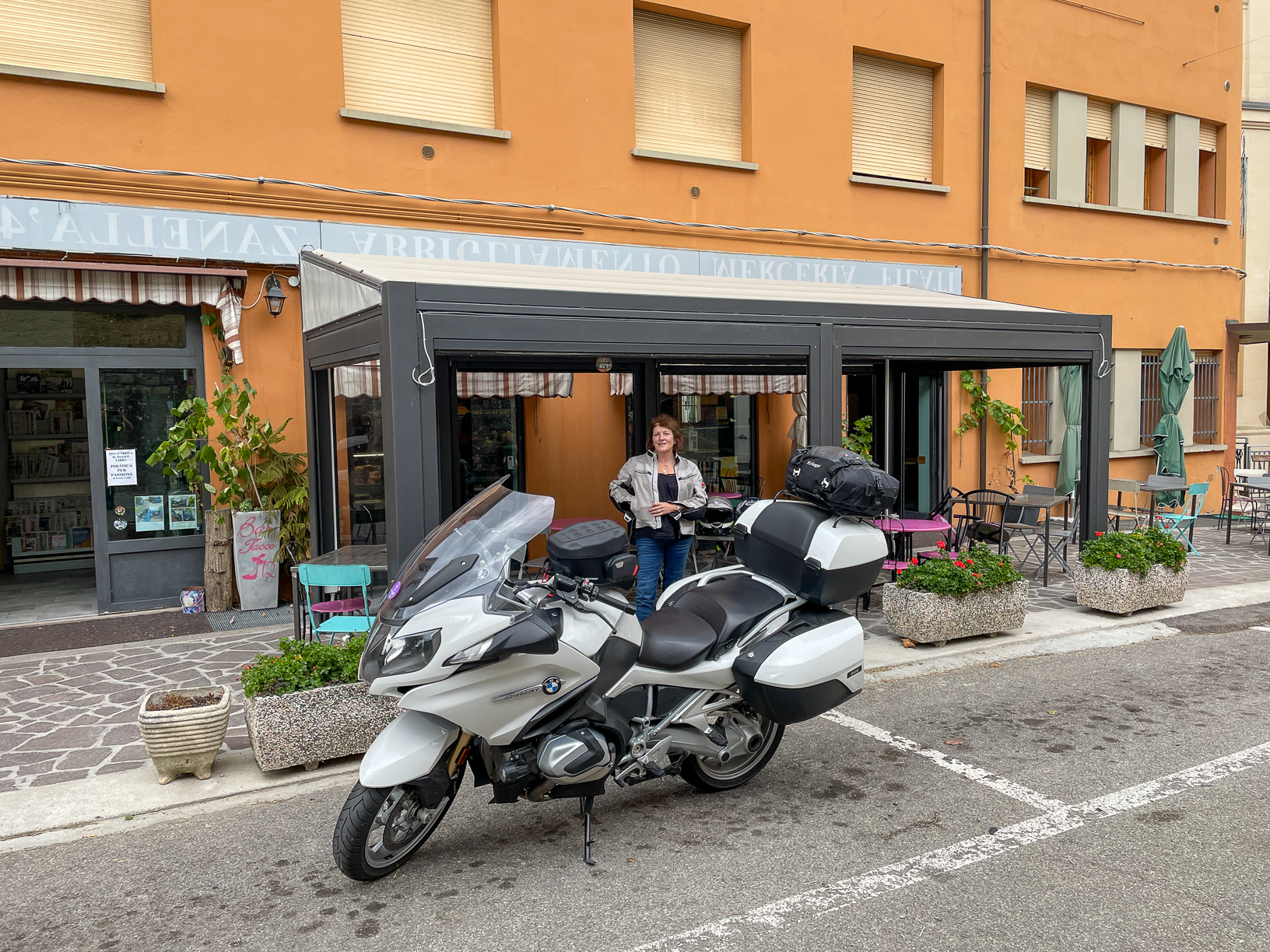 Morning coffee stop at Bar Tacco 12 on the amazing SS65 heading south towards Florence.