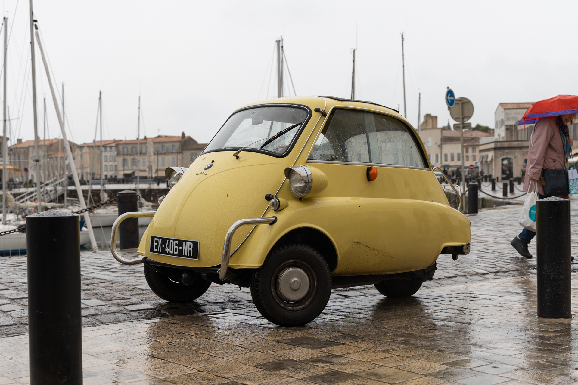 It seems if you drive something rare and unusual, you can park anywhere you like! Lovely little Isetta (the car that saved BMW from bankruptcy in the 50's) 