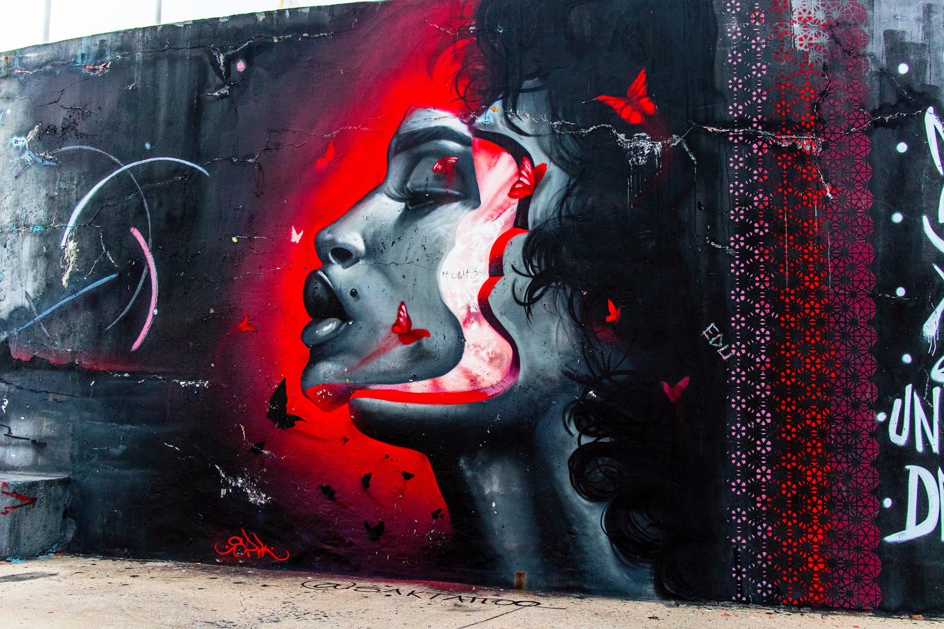 Street Art on the Harbour Walls