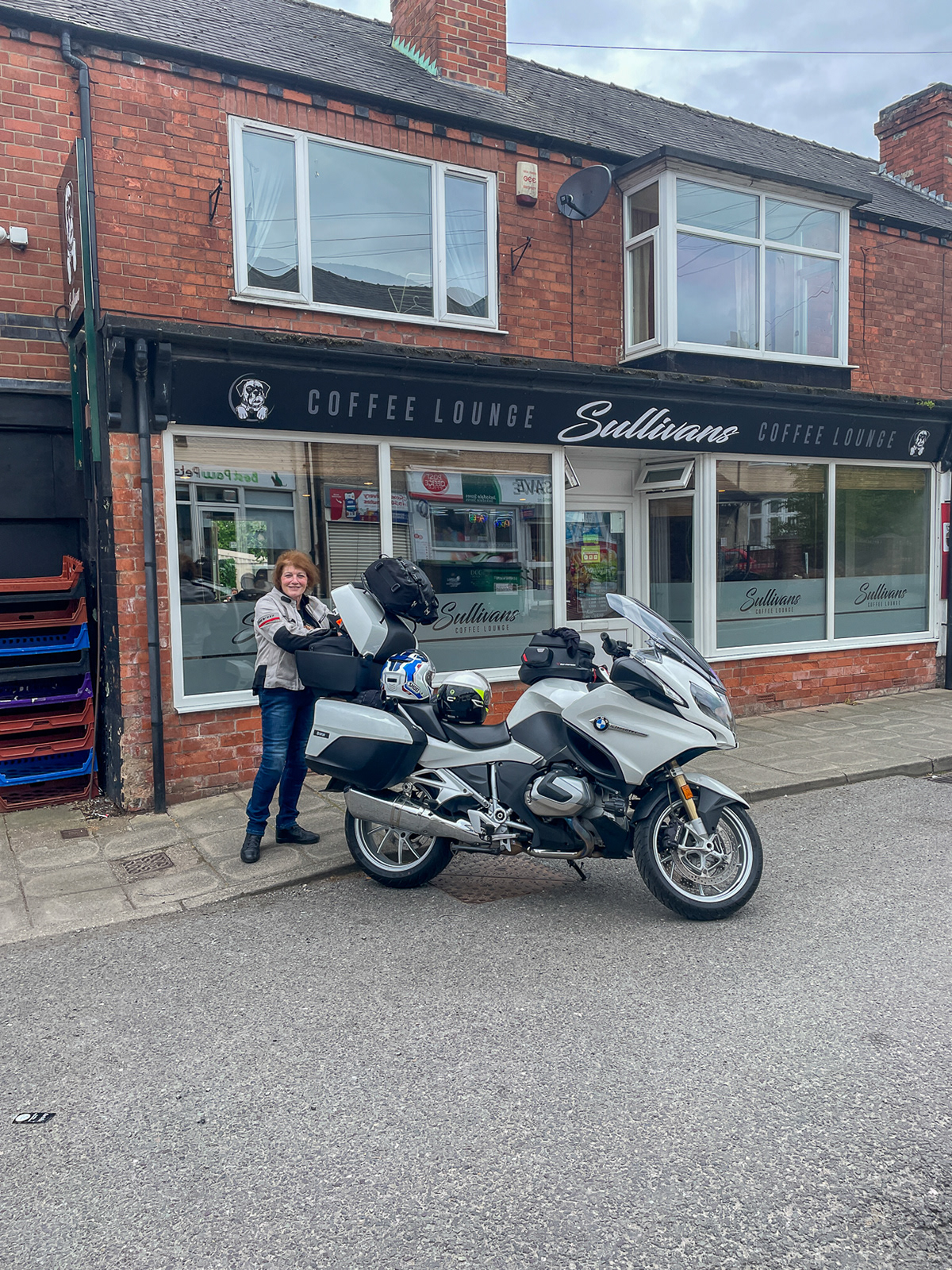 A pitstop at Sullivans, just a few minutes from the M1