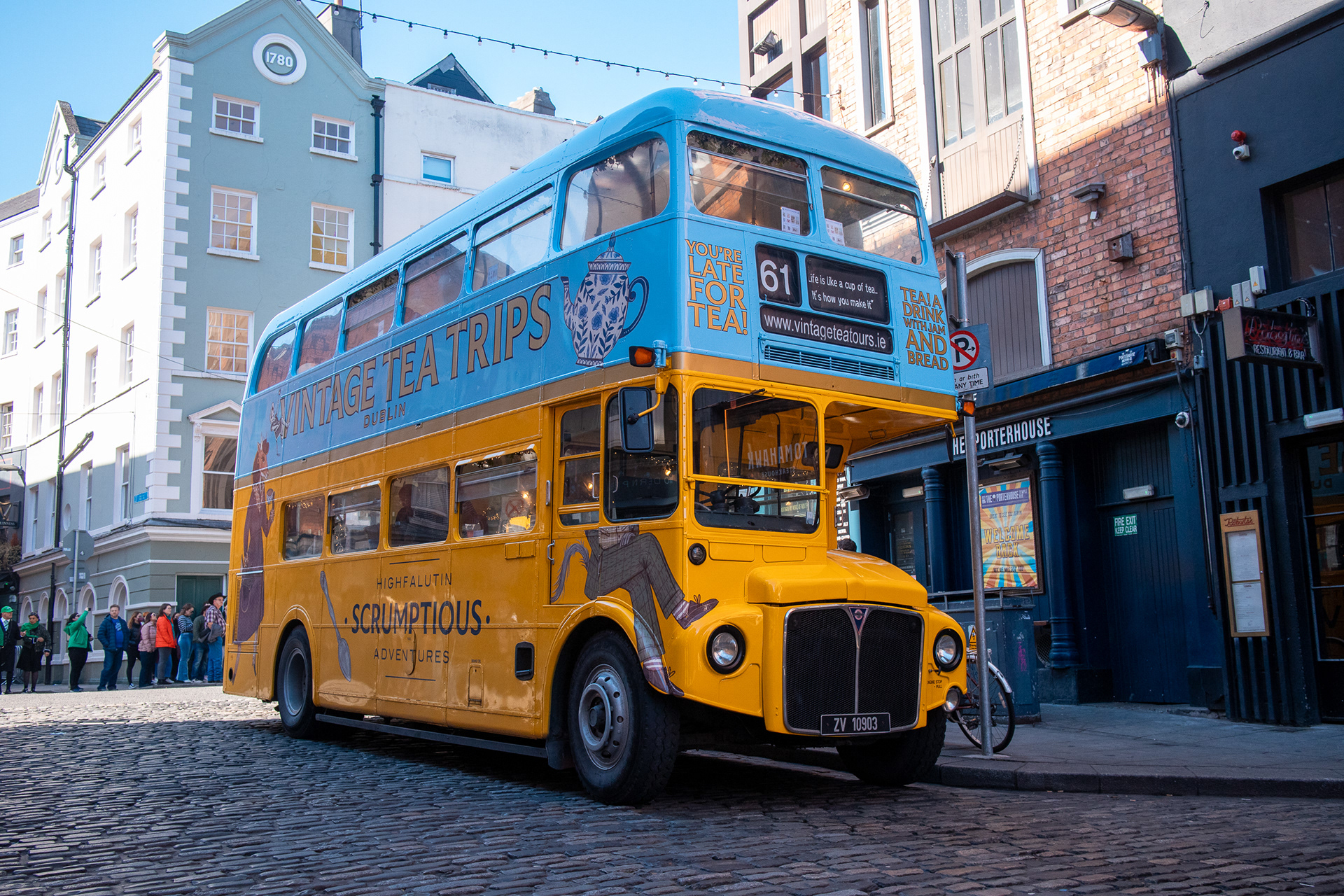 Old Routemaster now a moving TeaRoom!