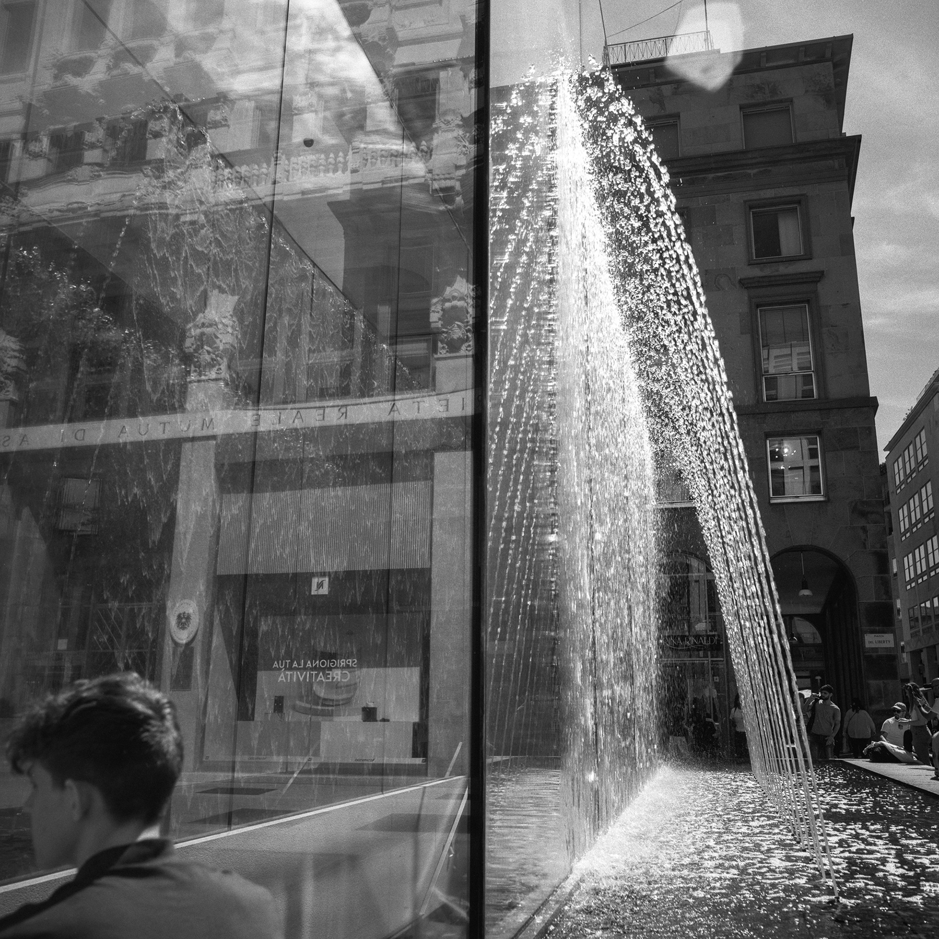 Fountain at the Apple store