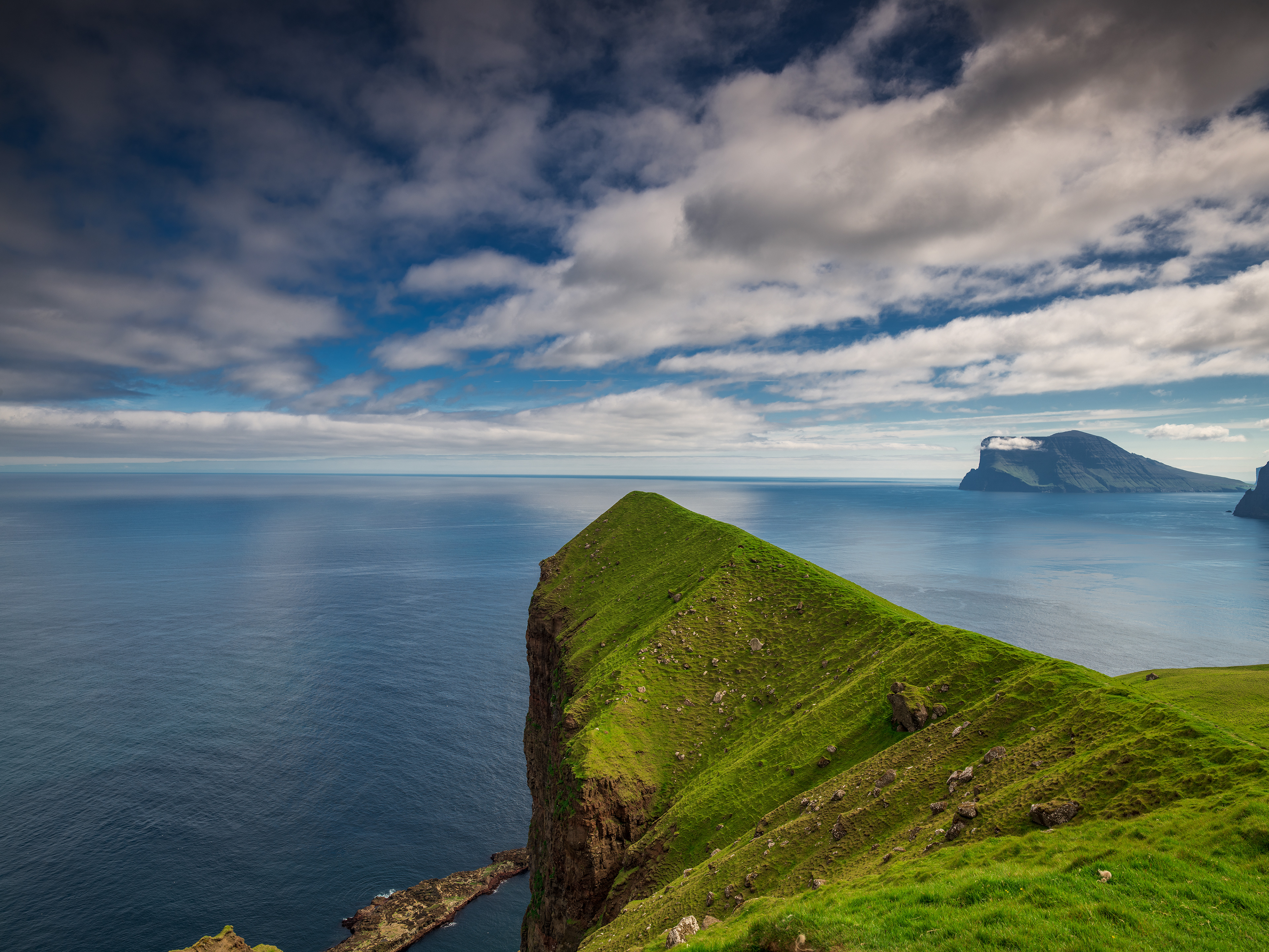 The wide ocean near Kallur