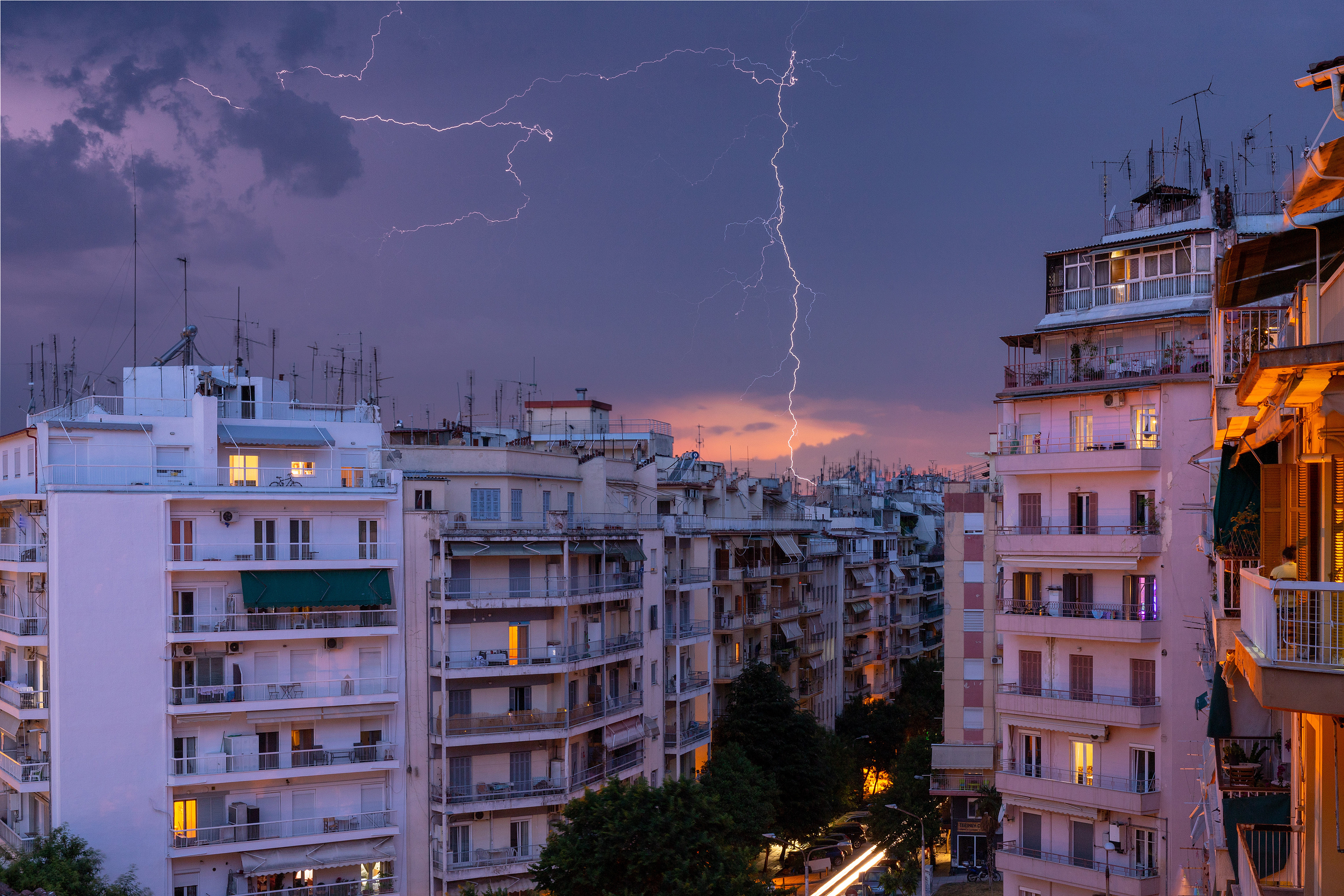 Thunders in the City. Thessaloniki