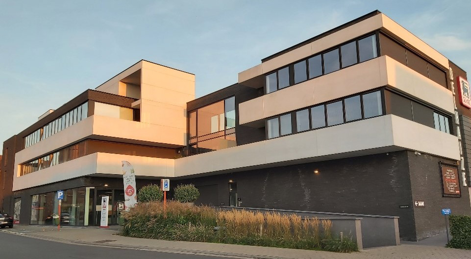 Residentie LEON, Korte Bergstraat 1 te Wetteren - 7 Entiteiten, 14 Gar/Par/SP - Syndicus sedert 11 oktober 2018 - AV periode 07-21 januari - Leon-Wetteren@VastgoedbeheerDeVuyst.be
