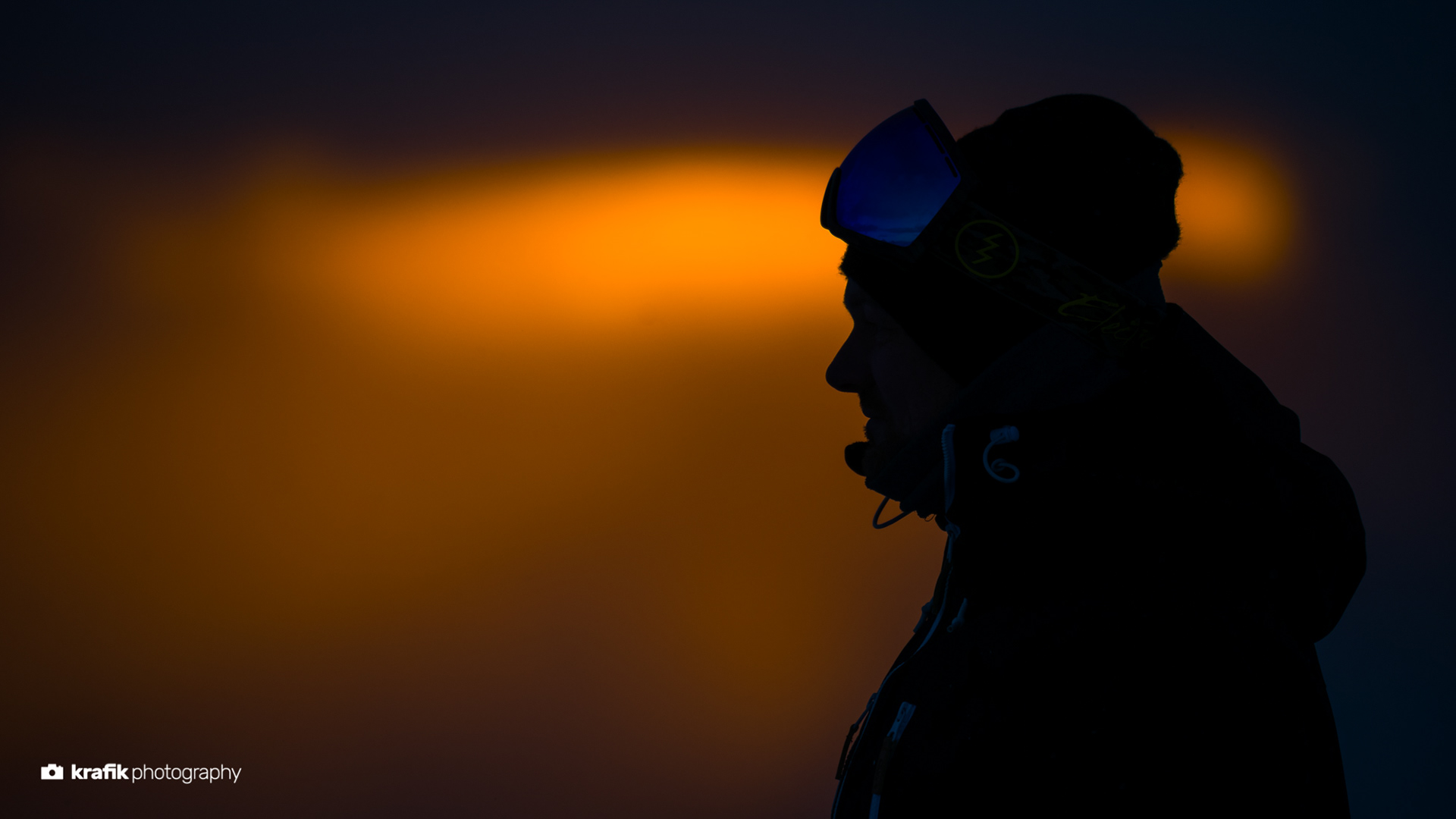 Snowboarder Brian Rae - Sunset at the skiresort Jakobshorn Davos Switzerland