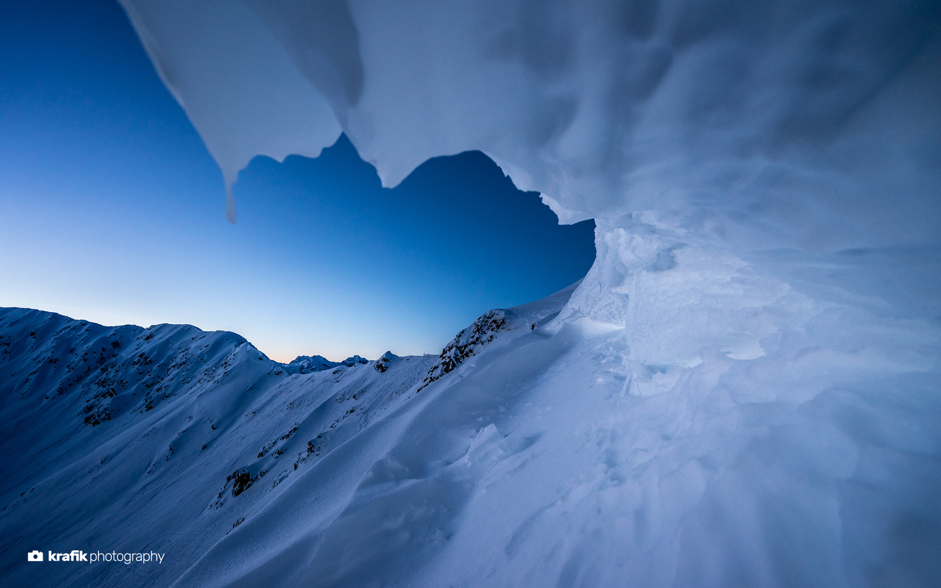 Snow cornice - Skiresort Jakobshorn Davos Switzerland