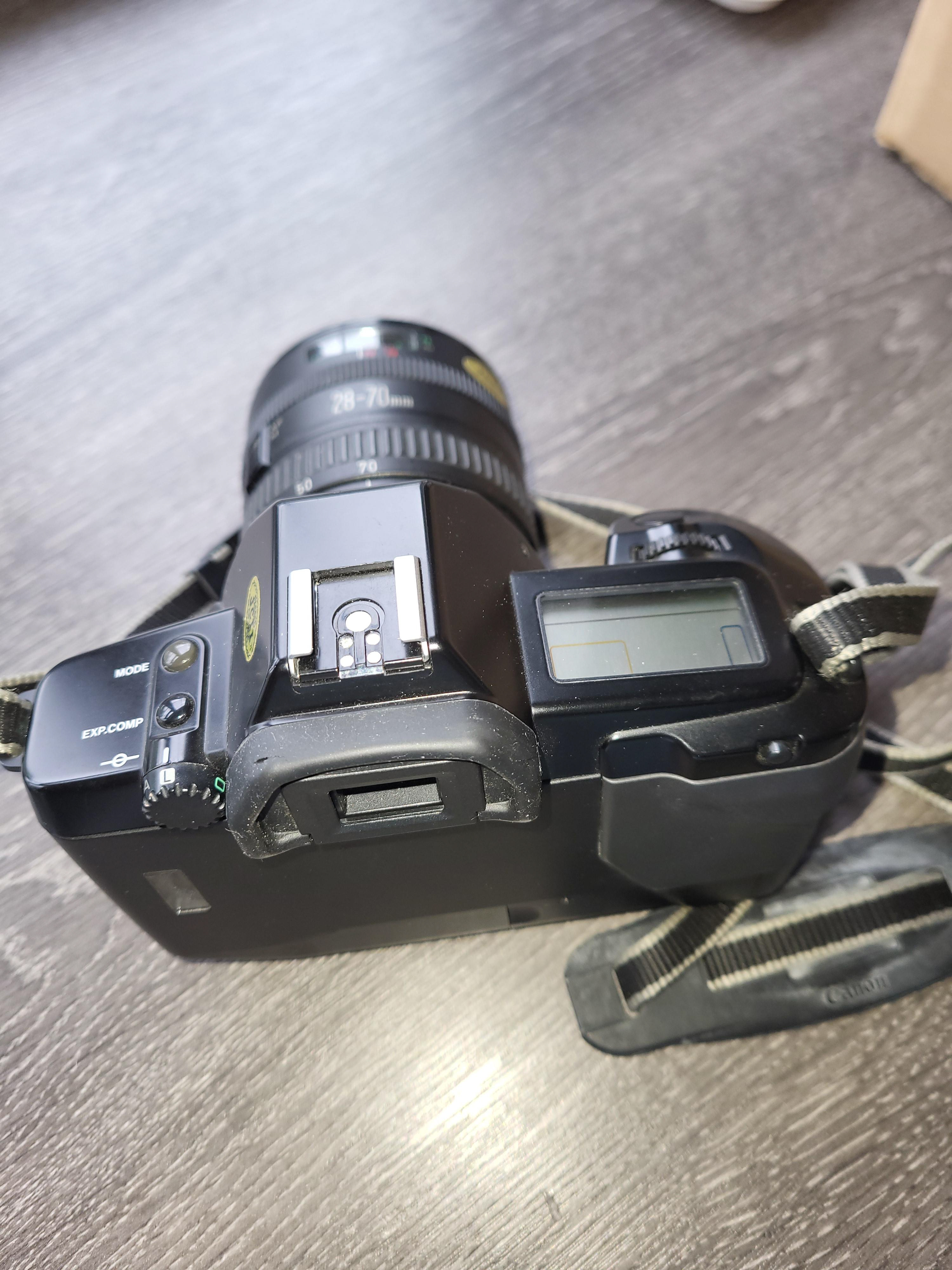 Canon EOS650 35mm Film Camera with User Manual and 28-70 f3.5-4.5 EF mount Lens