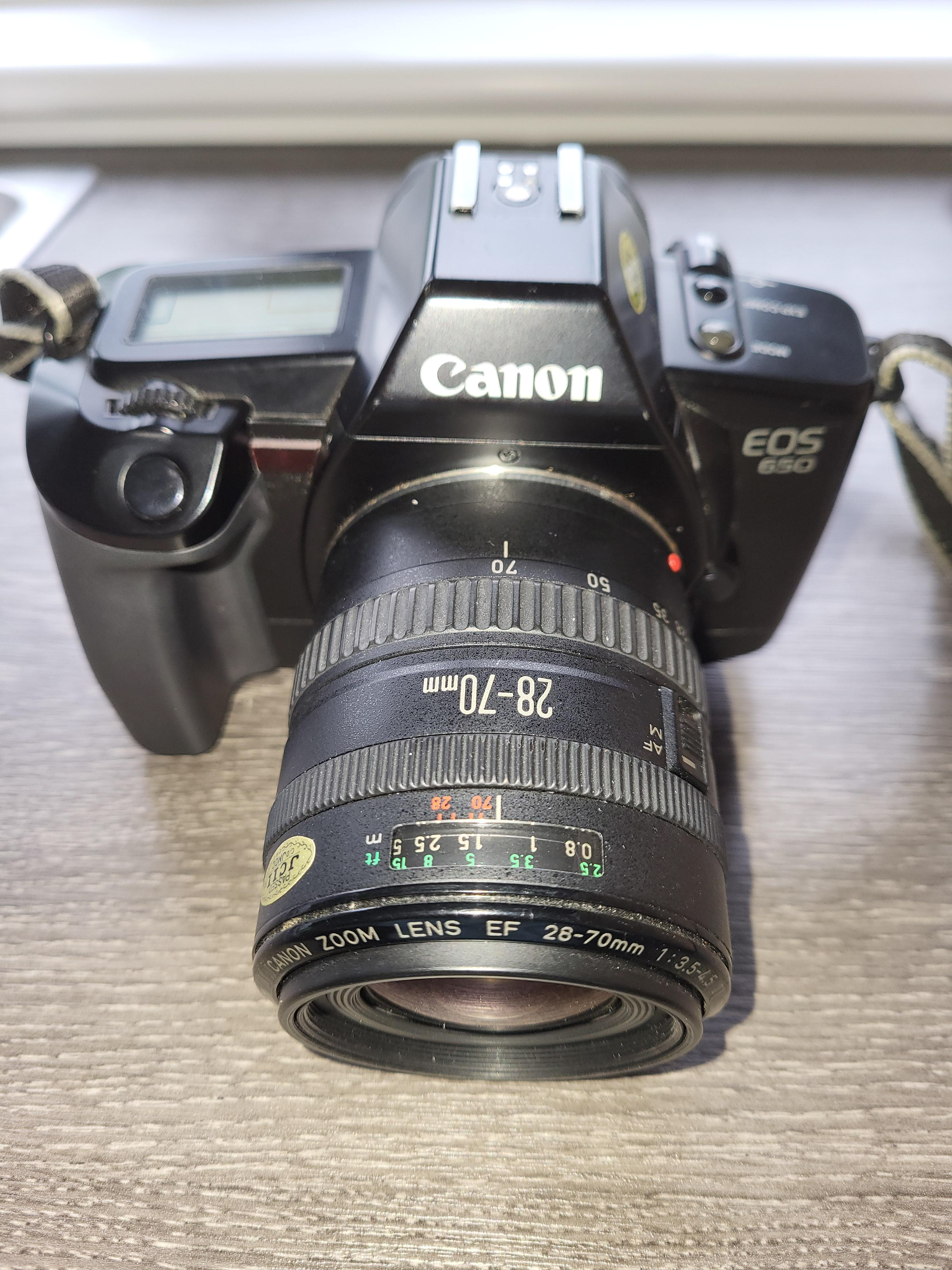 Canon EOS650 35mm Film Camera with User Manual and 28-70 f3.5-4.5 EF mount Lens