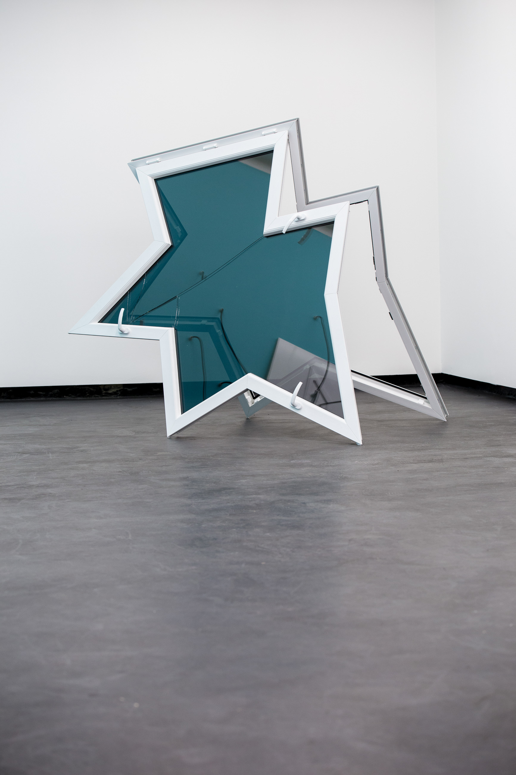  Detailed view from the show Coverversion at Nevan Contempo Gallery in Prague